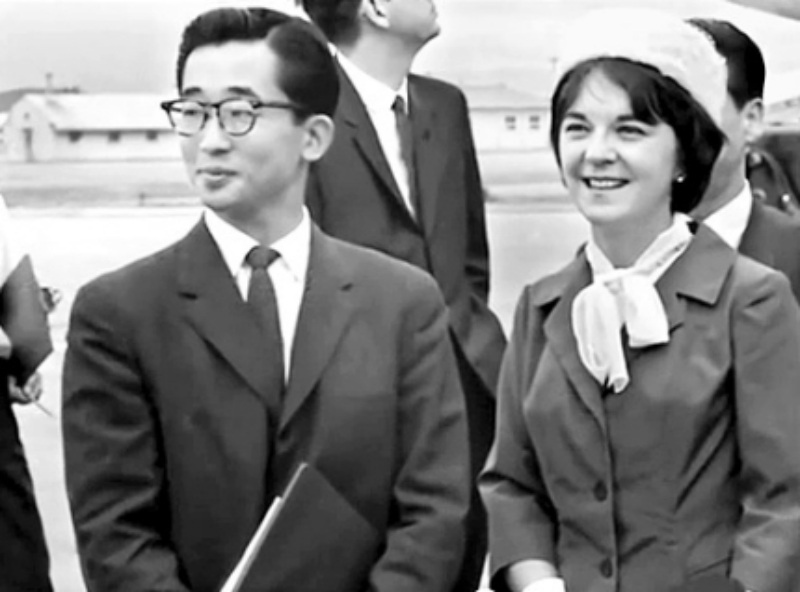 Chuyện tình buồn thảm của hoàng tử điển trai xứ Hàn và người vợ Mỹ - 2