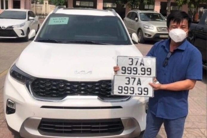 Người đàn ông may mắn bấm được biển số xe VIP nhất Nghệ An - 1