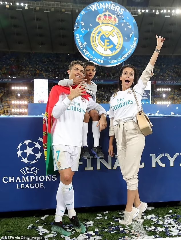 Cristiano Ronaldo trải qua nỗi đau tận cùng nơi tử huyệt - 5