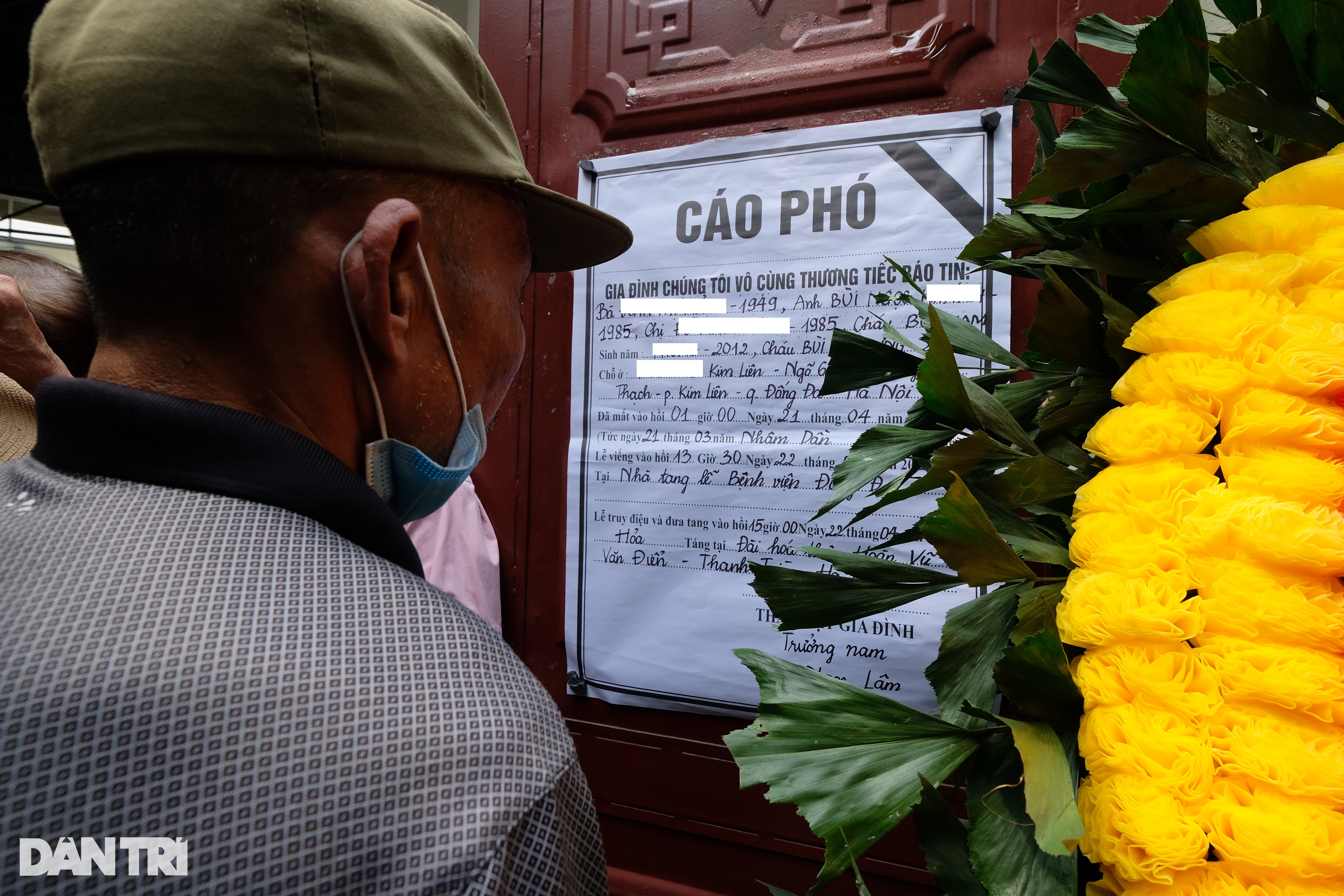 Nhiều người xếp hàng chia buồn với gia đình 5 nạn nhân vụ cháy tại Hà Nội - 5