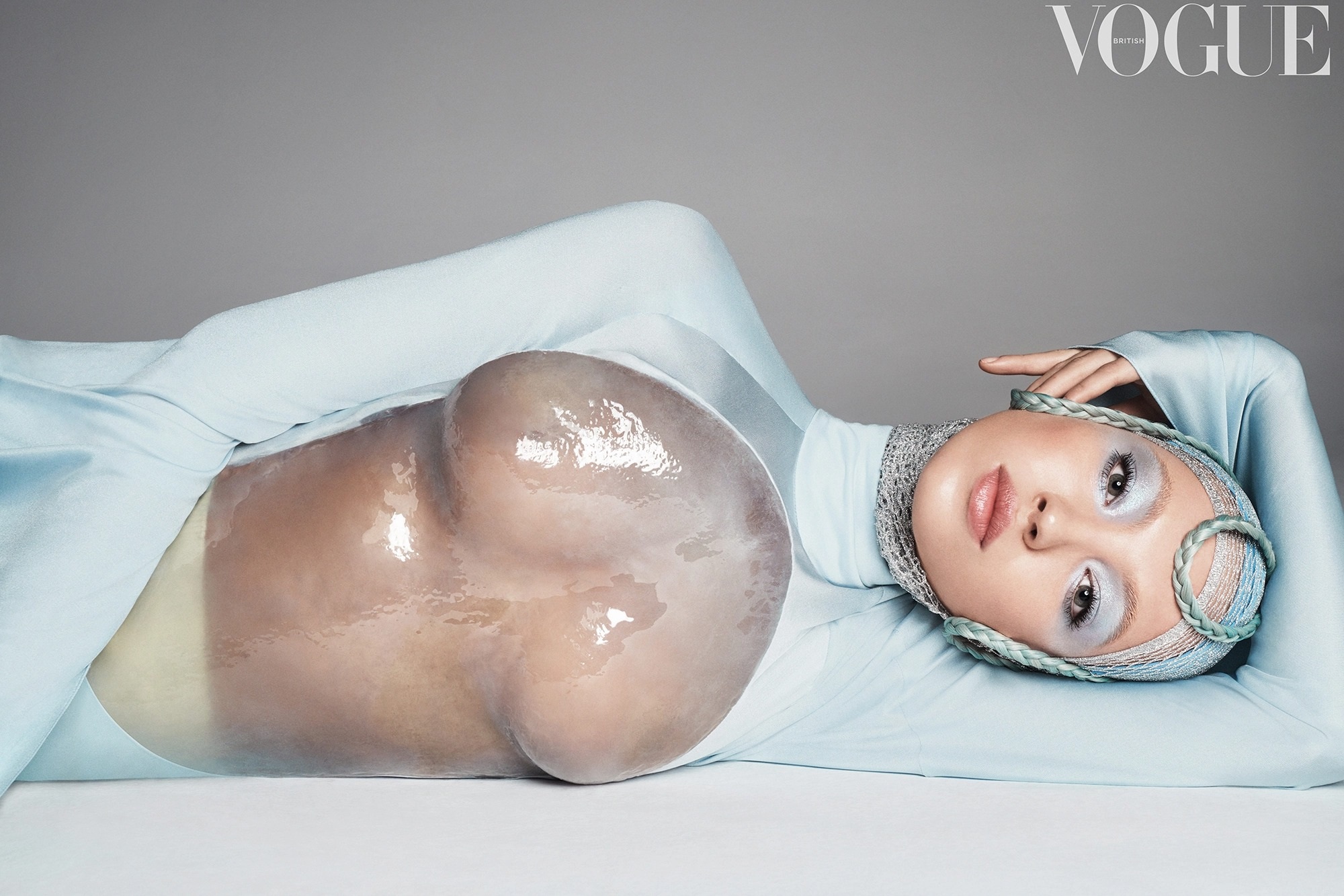Kate Moss nói sẽ không bao giờ cho phép con gái chụp ảnh ngực trần... - 1