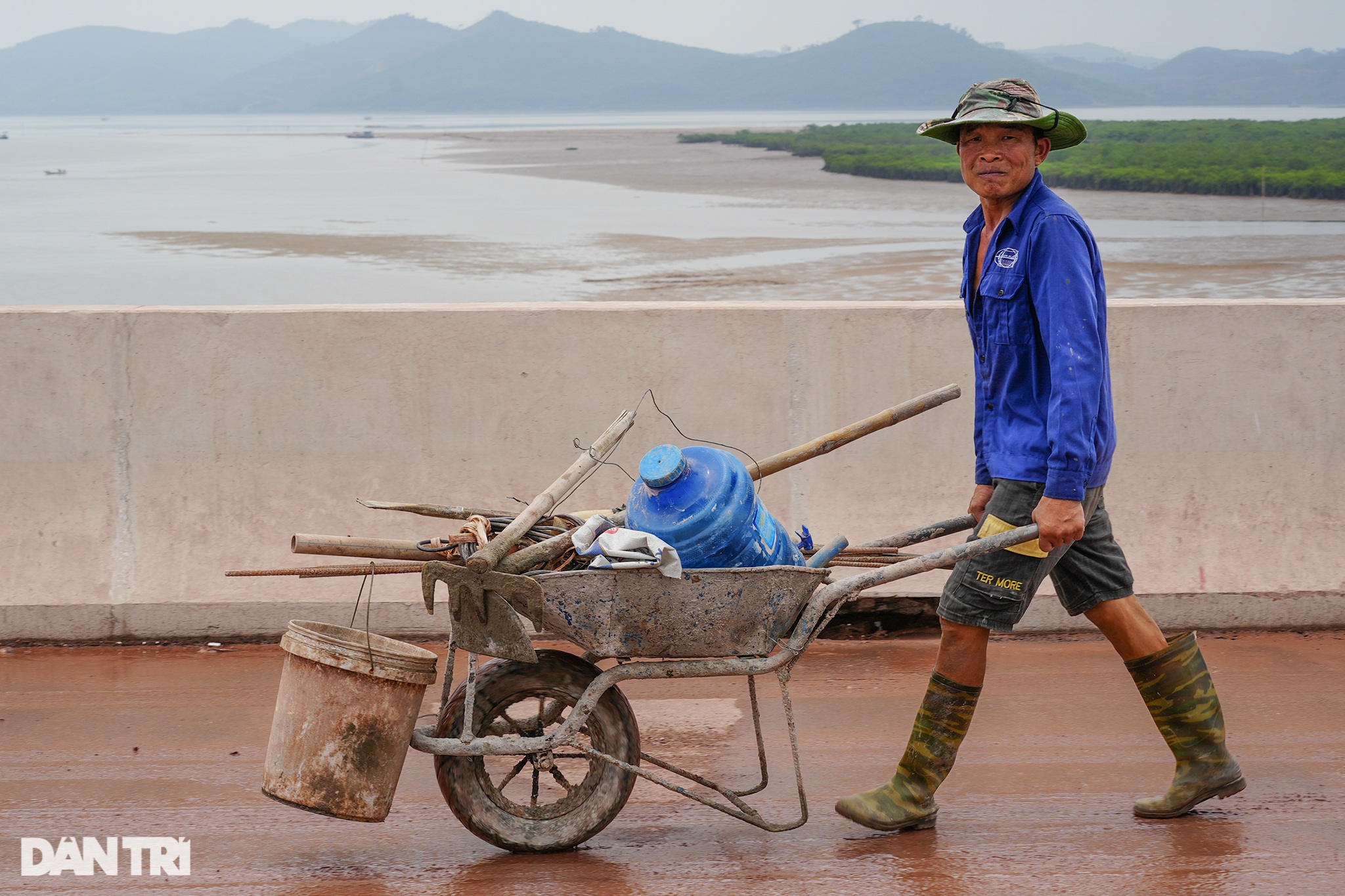 Chiêm ngưỡng cầu vượt biển 800 tỷ đồng dài nhất tỉnh Quảng Ninh - 5