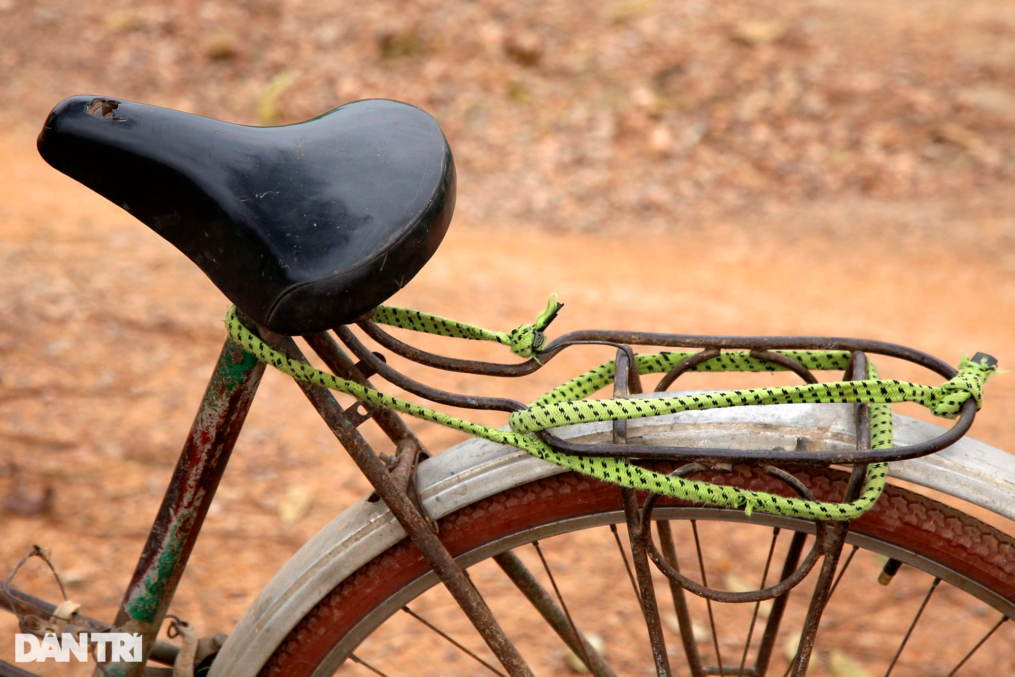 View - Xe đạp 40 năm trước giá vài chỉ vàng nay chỉ dùng đi chăn bò, thăm ruộng | Báo Dân trí