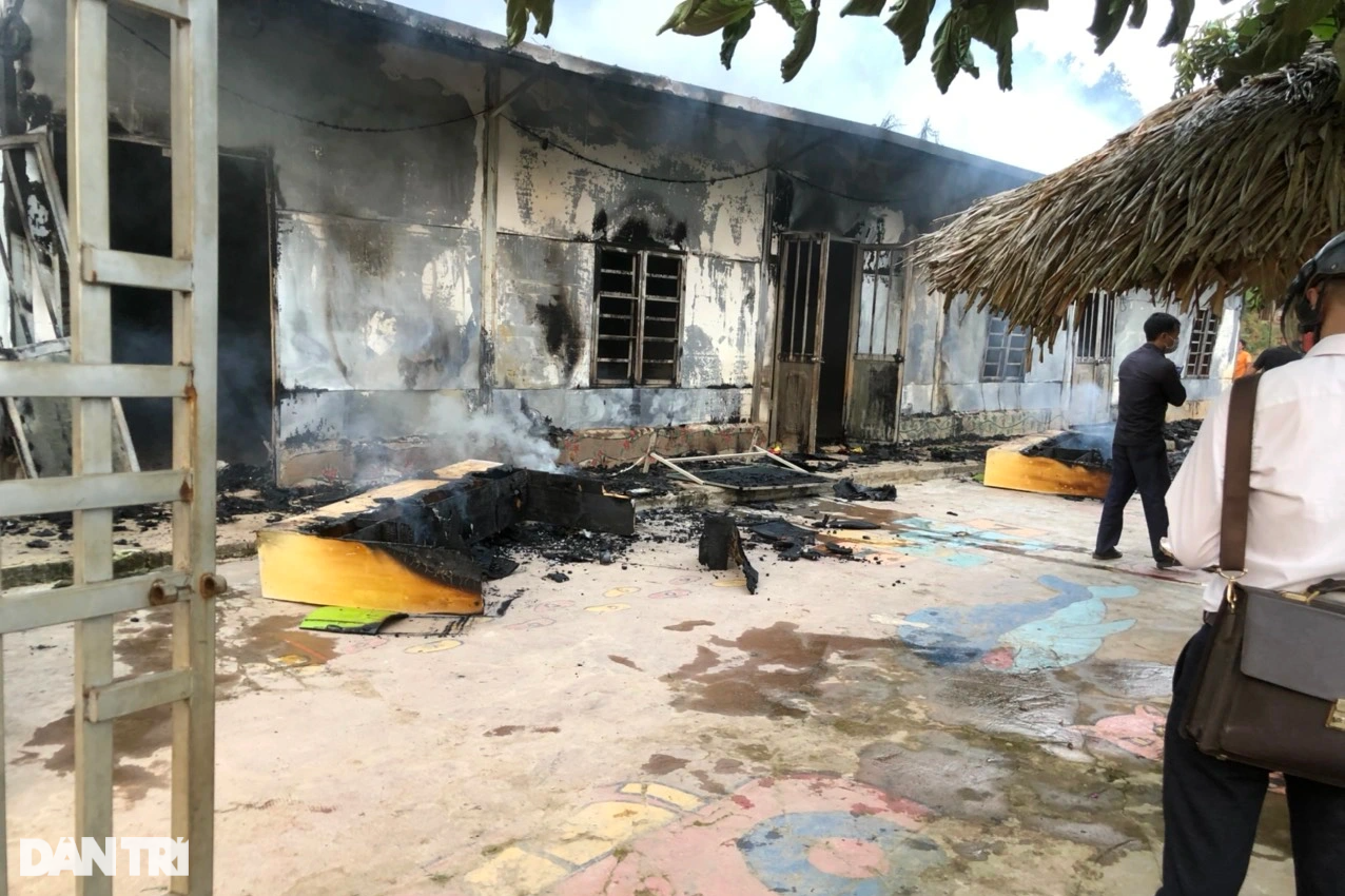 Trường mầm non đặc biệt khó khăn bị cháy rụi, 65 học sinh phải tạm nghỉ học - 1