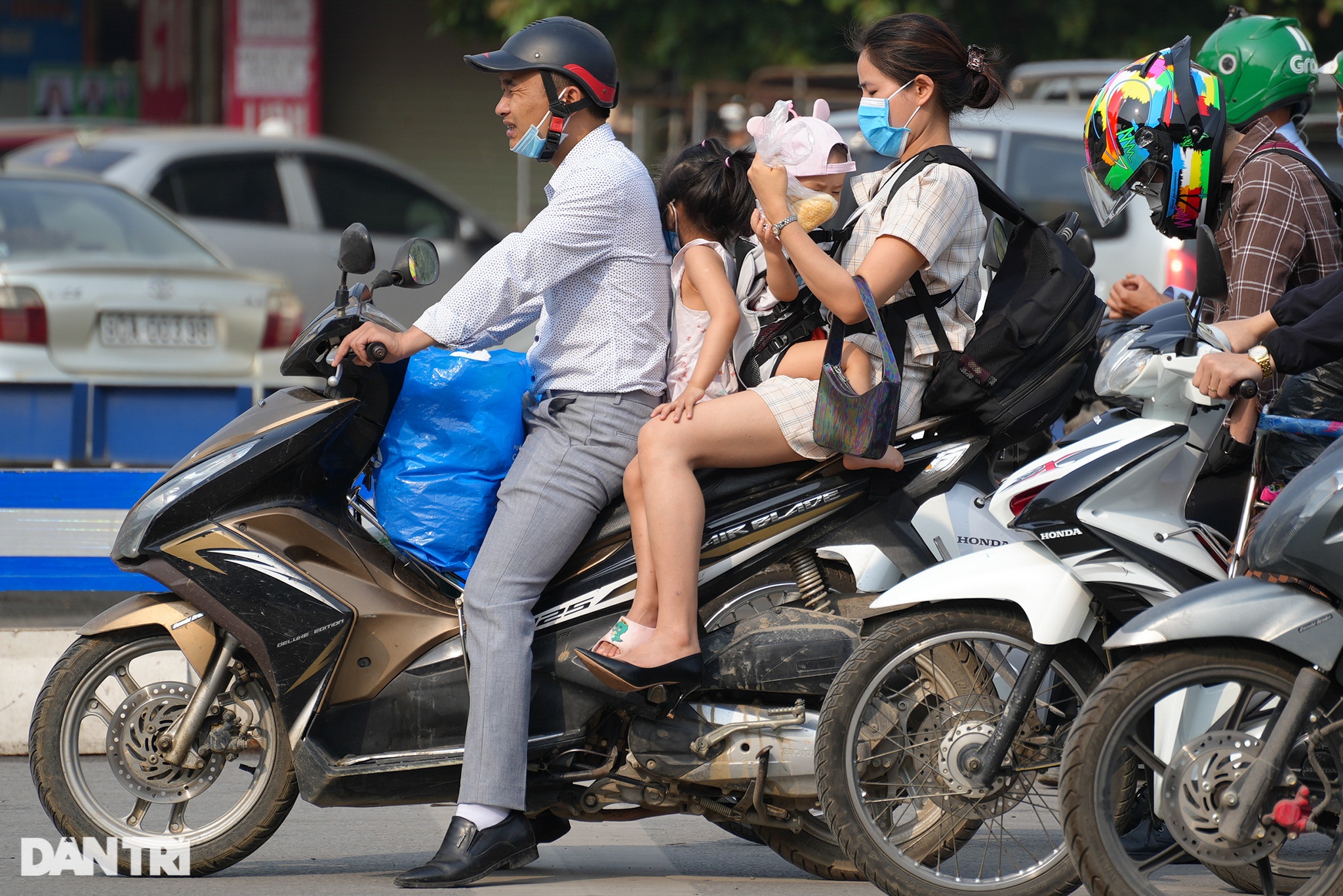 Ùn tắc kéo dài nhiều cây số, hàng vạn ôtô chôn chân ở vành đai 3 Hà Nội - 7