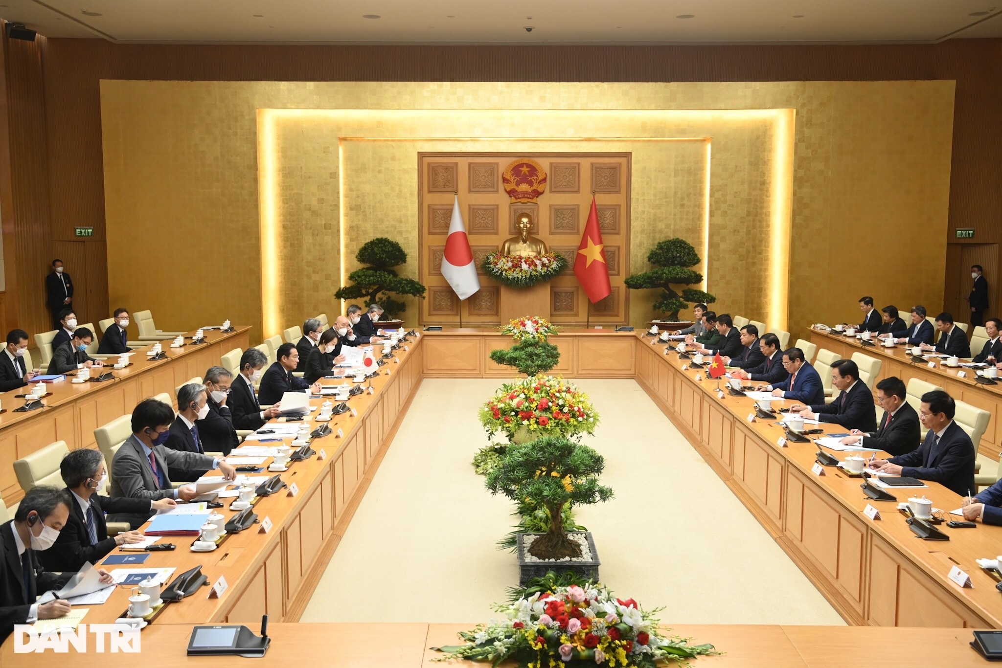 Thủ tướng: Việt Nam sẽ hỗ trợ 500.000 USD cho Ukraine - 1