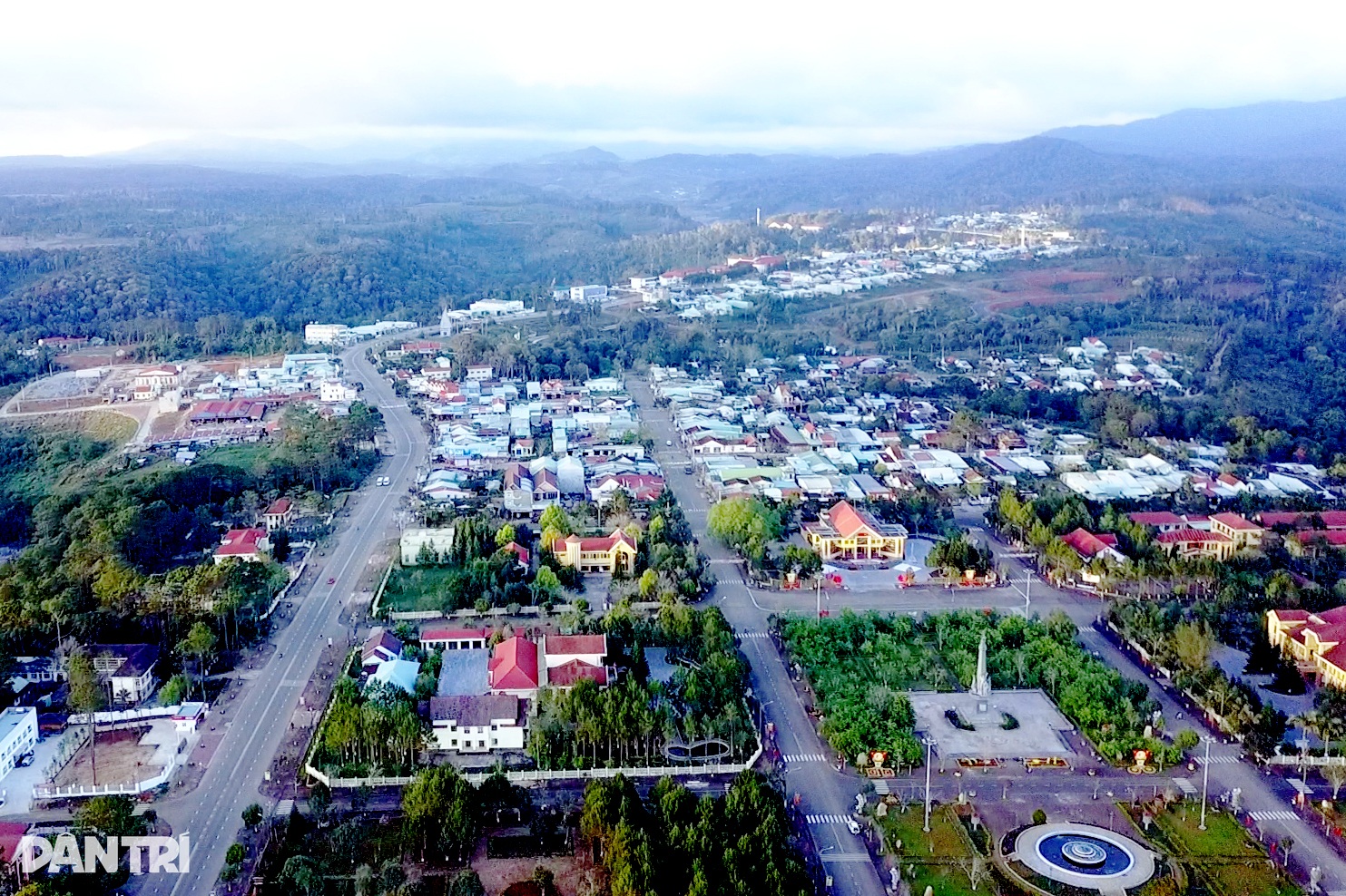Dân nghèo vội vã bán cả cơ nghiệp trong cơn sốt đất ở Măng Đen - 3 Dân nghèo vội vã bán cả cơ nghiệp trong cơn sốt đất ở Măng Đen - 3