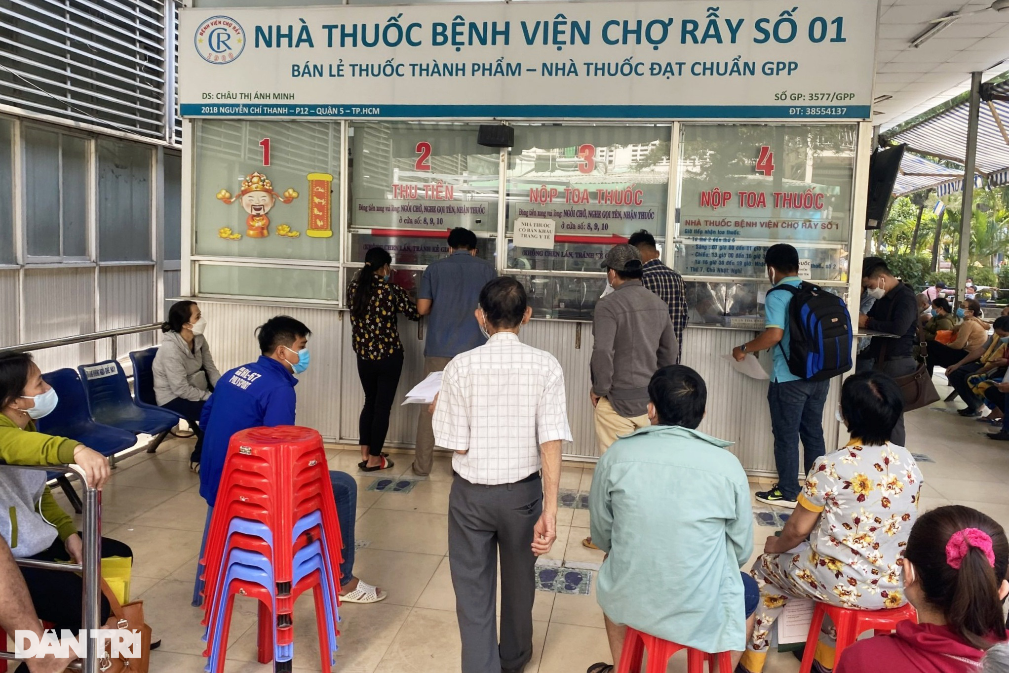 Bệnh viện Chợ Rẫy TPHCM: Nhà thầu vừa báo giá bơm kim tiêm đã... bỏ chạy - 2