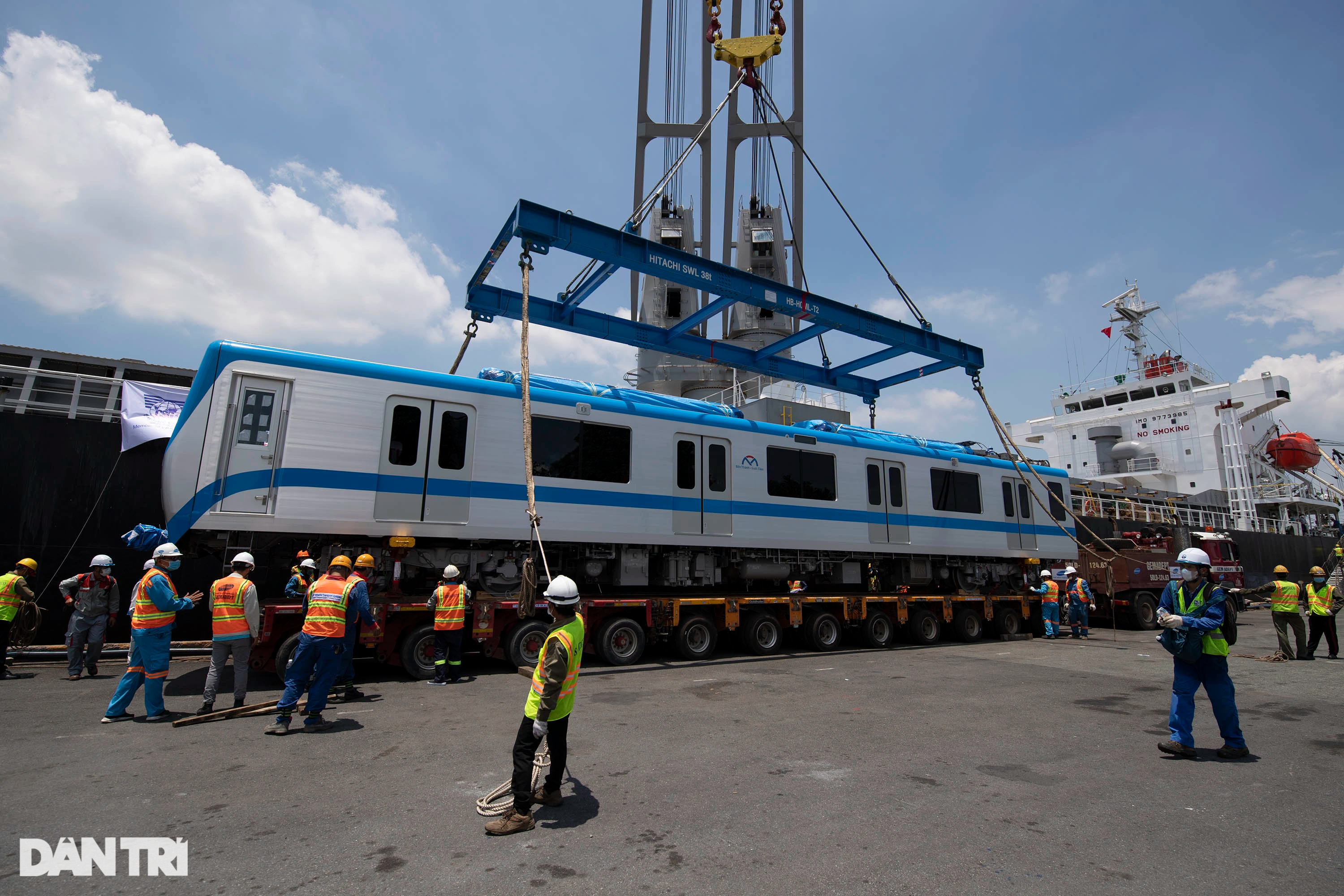 Cận cảnh hai đoàn tàu cuối cùng của tuyến metro số 1 về tới TPHCM - 12