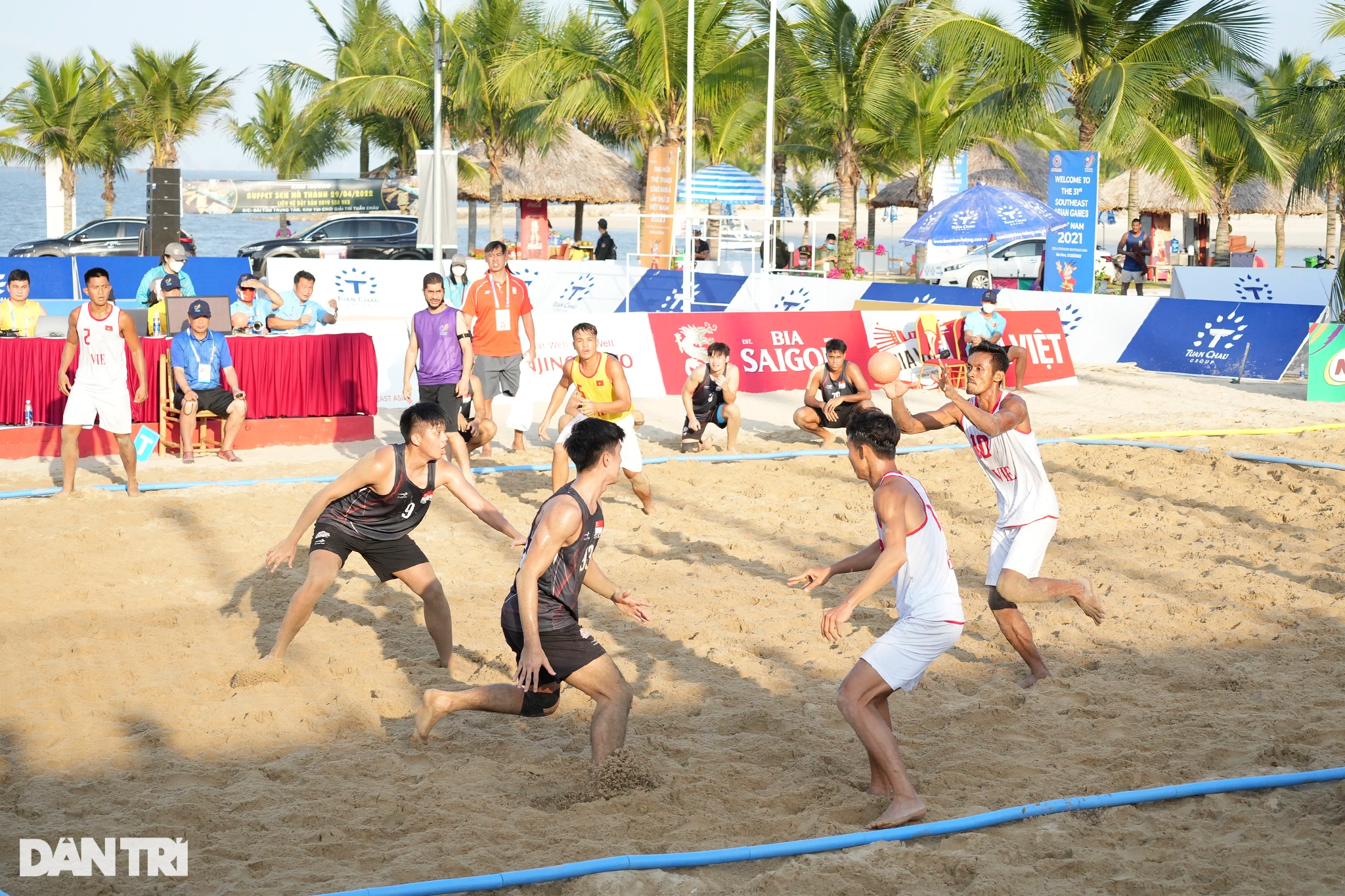 Thắng liên tiếp 4 trận, đội tuyển bóng ném bãi biển Việt Nam tiến gần HCV - 2