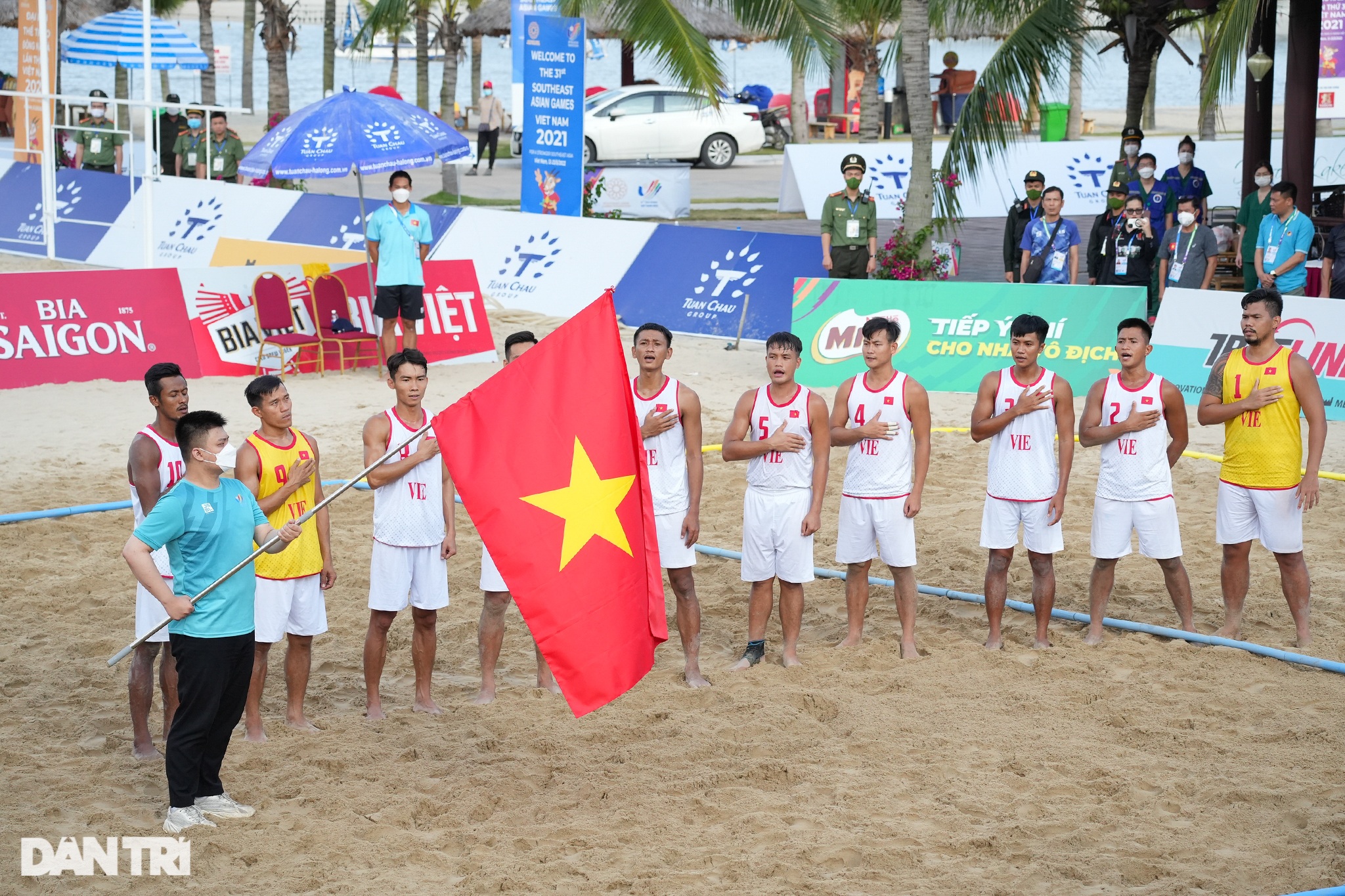 Thắng liên tiếp 4 trận, đội tuyển bóng ném bãi biển Việt Nam tiến gần HCV - 1