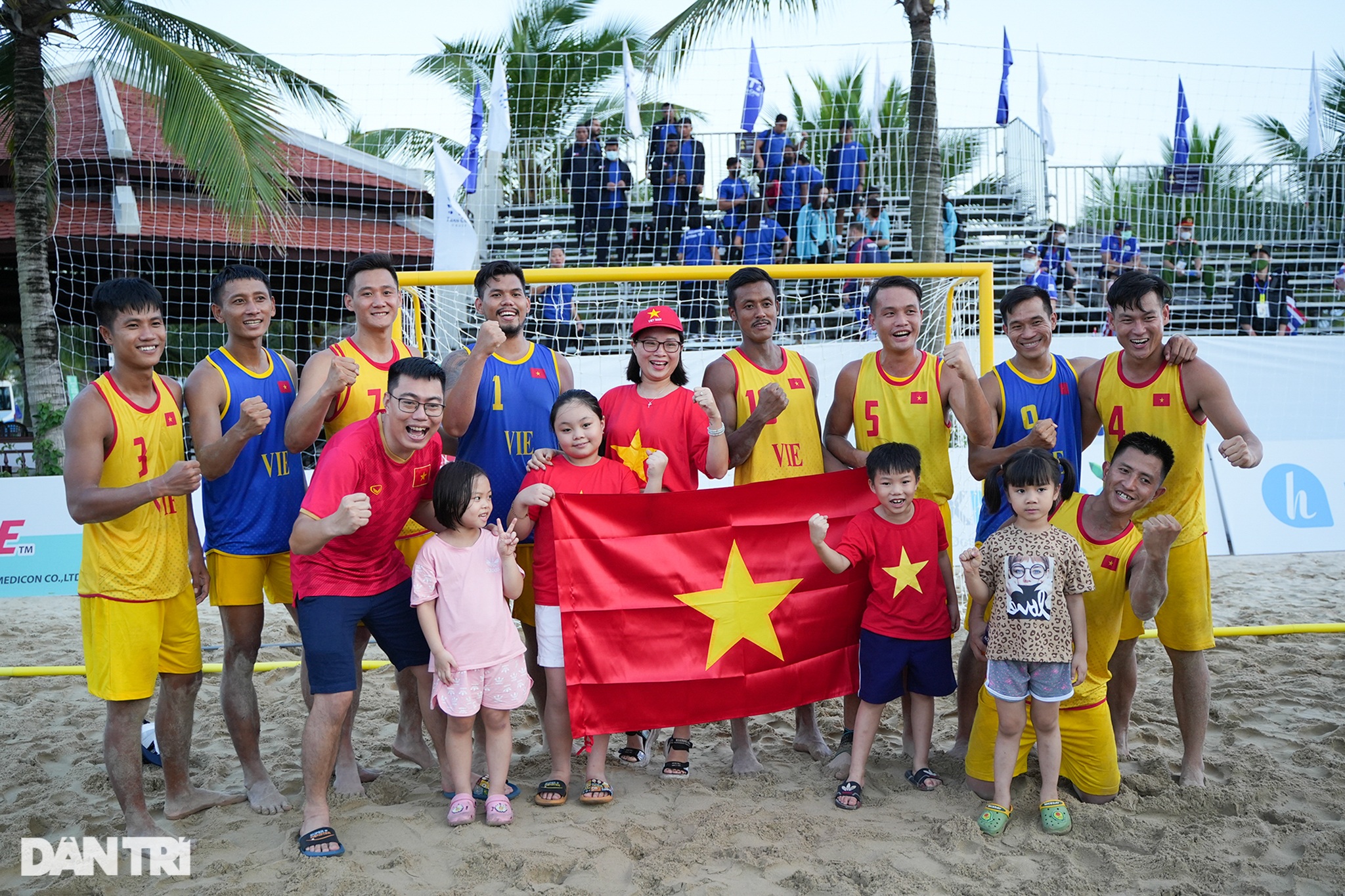 Bóng ném bãi biển Việt Nam bảo vệ thành công huy chương vàng SEA Games 31 - 8