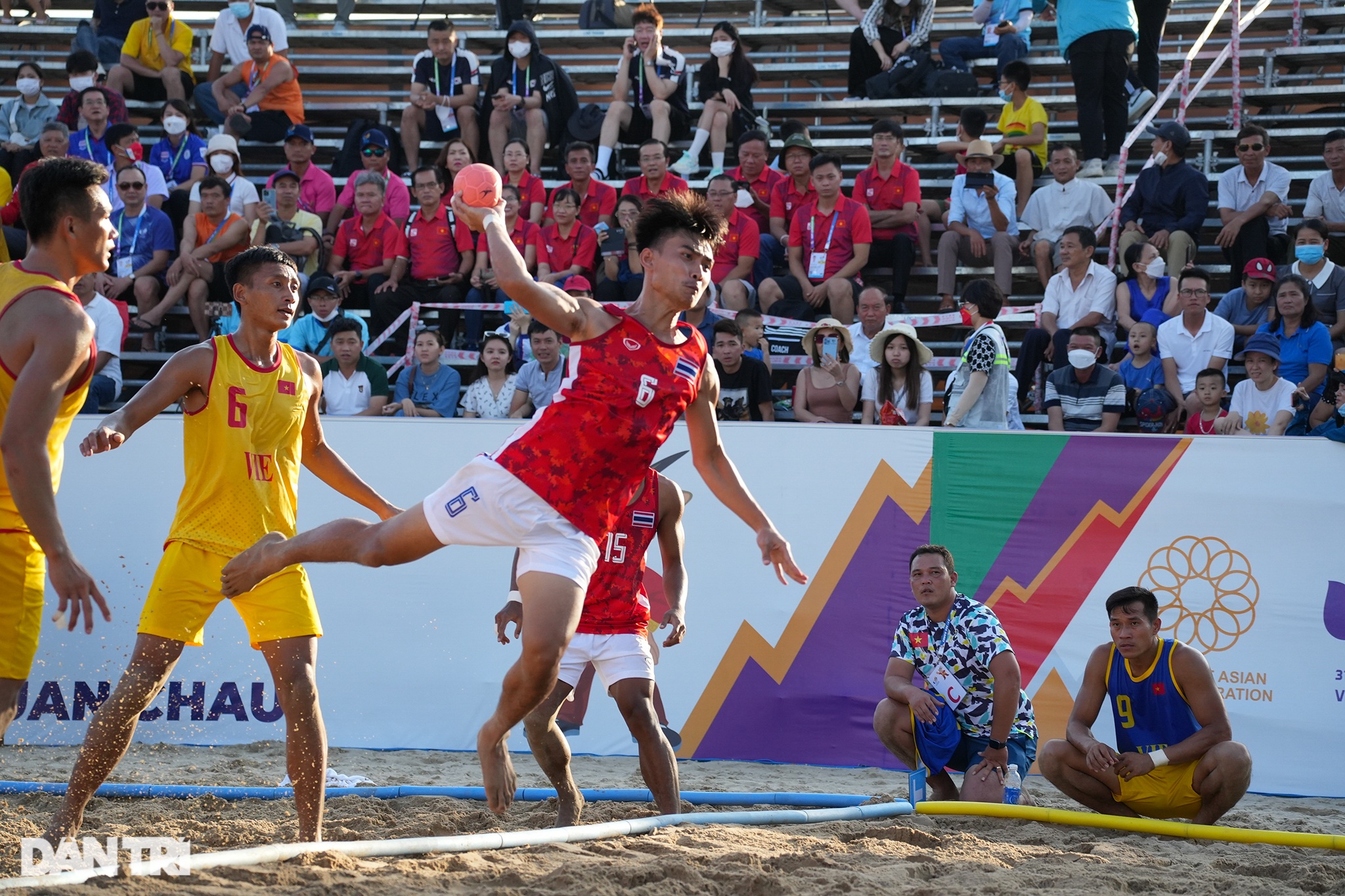 Bóng ném bãi biển Việt Nam bảo vệ thành công huy chương vàng SEA Games 31 - 4