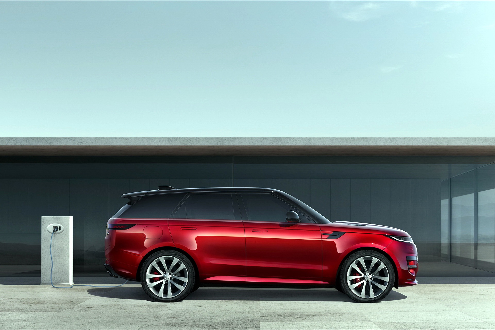 Range Rover Sport mới ra mắt bằng màn trình diễn ngoạn mục - 21