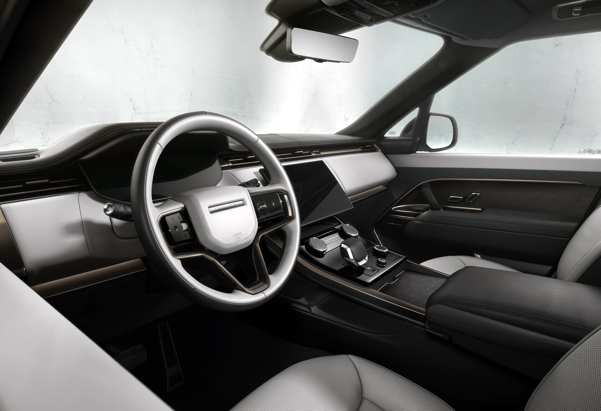 Range Rover Sport mới ra mắt bằng màn trình diễn ngoạn mục - 8