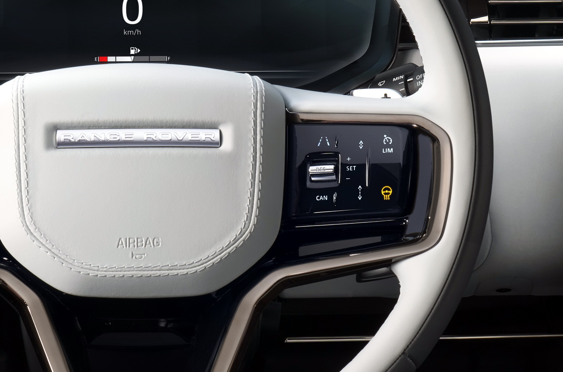 Range Rover Sport mới ra mắt bằng màn trình diễn ngoạn mục - 11