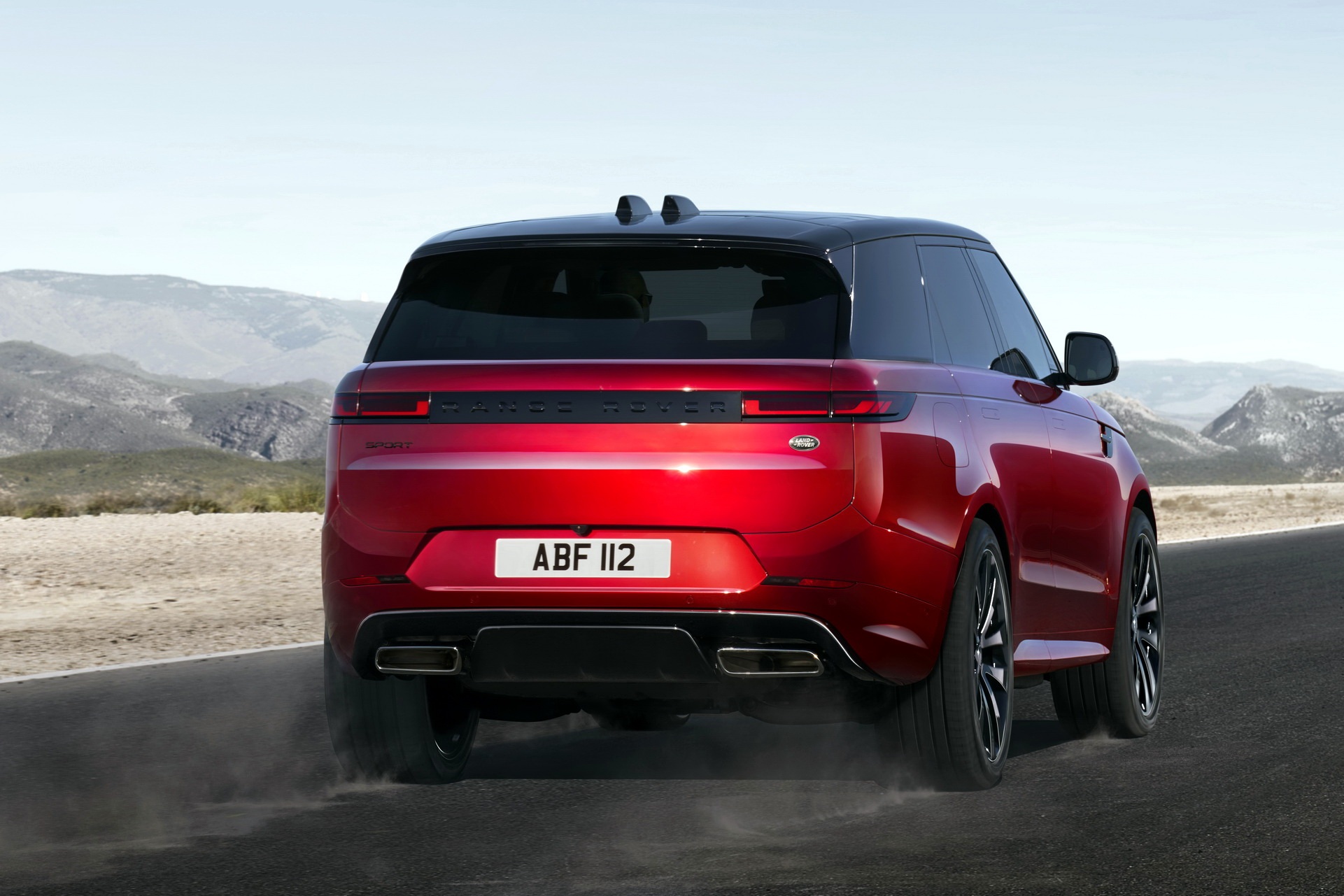 Range Rover Sport mới ra mắt bằng màn trình diễn ngoạn mục - 7