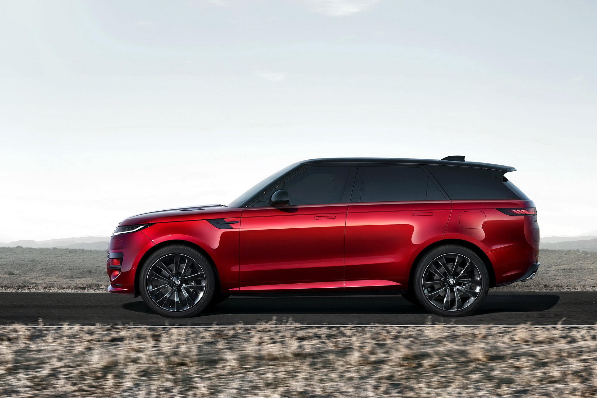 Range Rover Sport mới ra mắt bằng màn trình diễn ngoạn mục - 6