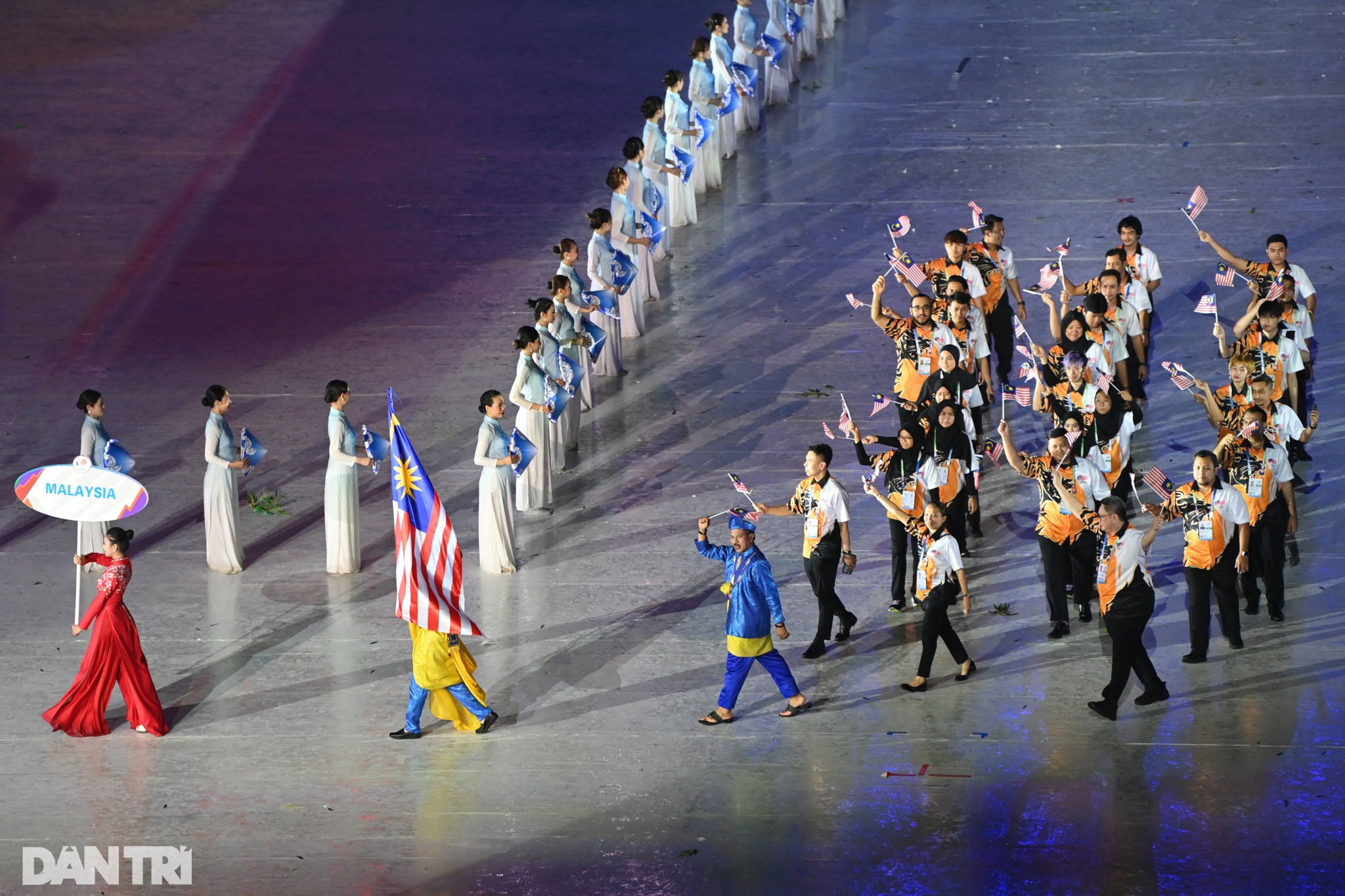 Toàn cảnh lễ khai mạc SEA Games 31: Rực rỡ chào mừng Đông Nam Á tỏa sáng - 12