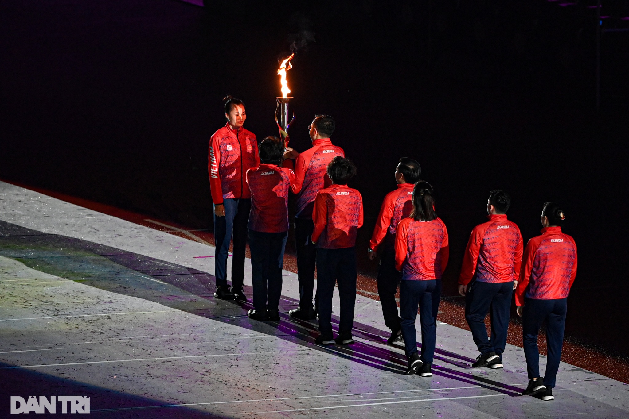 Toàn cảnh lễ khai mạc SEA Games 31: Rực rỡ chào mừng Đông Nam Á tỏa sáng - 17