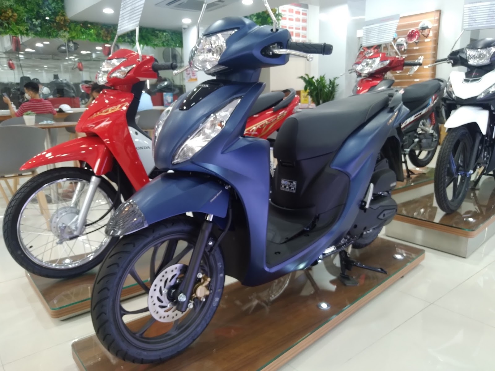 Xe máy phổ thông Honda Yamaha đua giảm giá trước Tết  Báo Dân trí