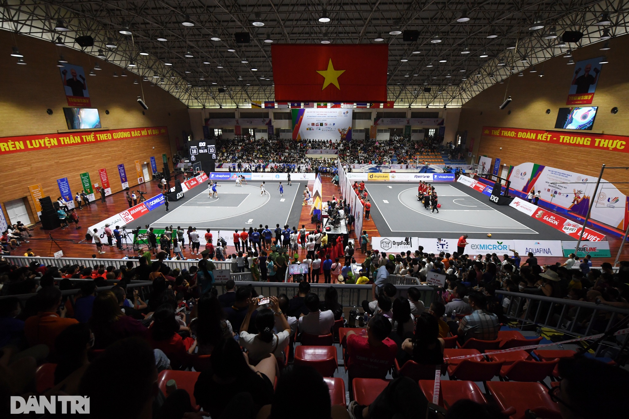Hơn 1500 cổ động viên cháy hết mình cổ vũ đội tuyển bóng rổ Việt Nam - 1