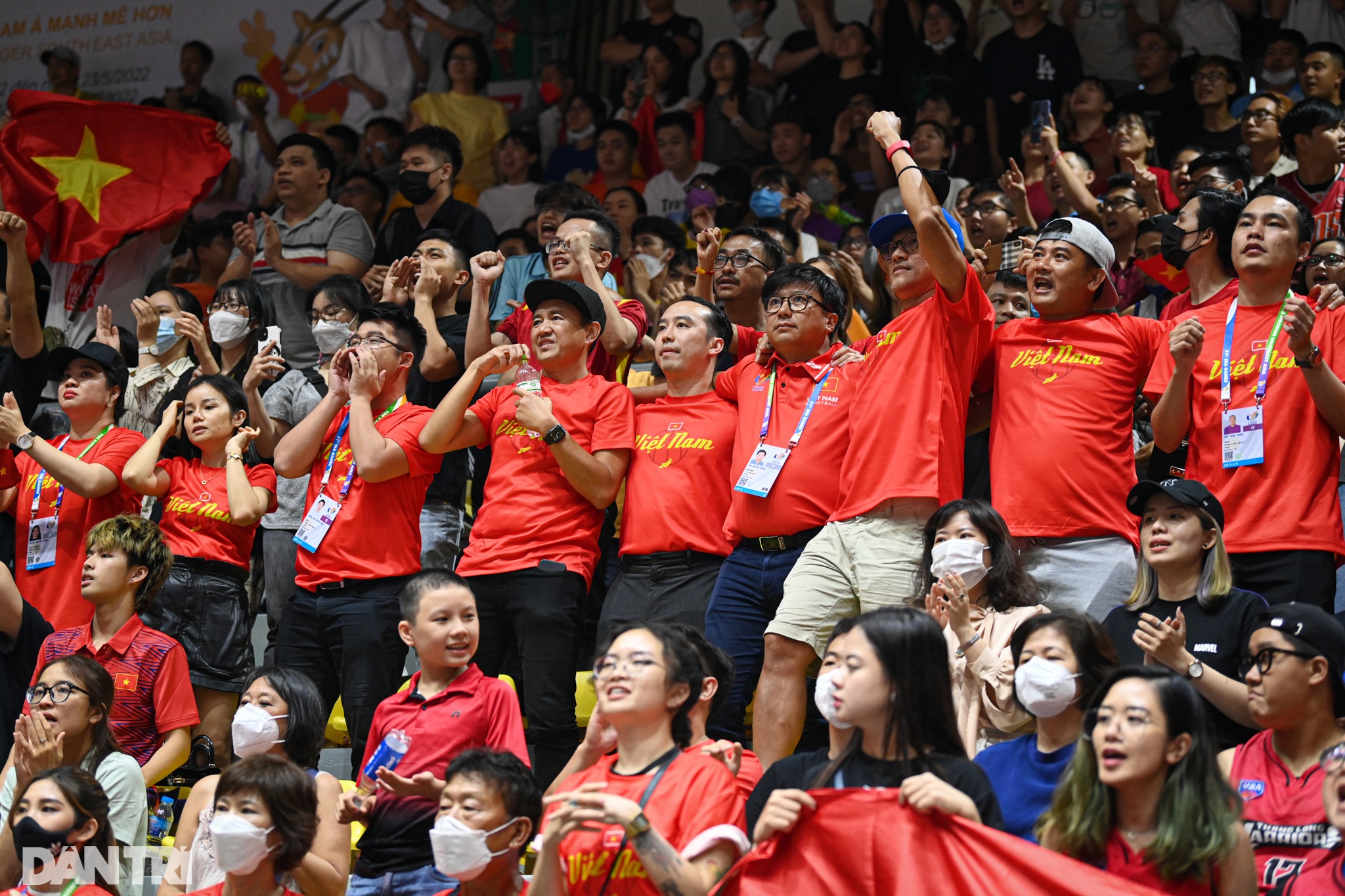 Hơn 1500 cổ động viên cháy hết mình cổ vũ đội tuyển bóng rổ Việt Nam - 8