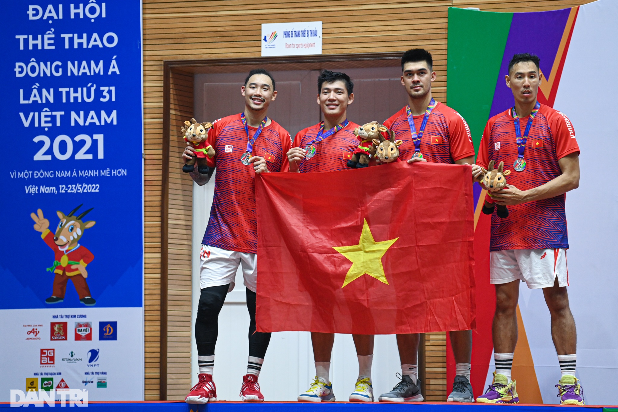 Tấm huy chương bạc lịch sử của bóng rổ Việt Nam - 18 Tấm huy chương bạc lịch sử của bóng rổ Việt Nam - 18