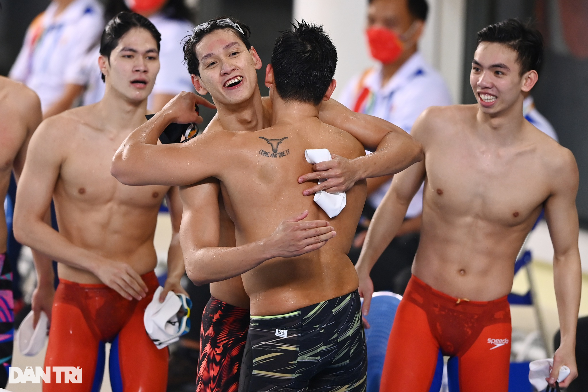 Khoảnh khắc đội bơi Việt Nam phá kỷ lục SEA Games thi 4x200m tiếp sức tự do - 16