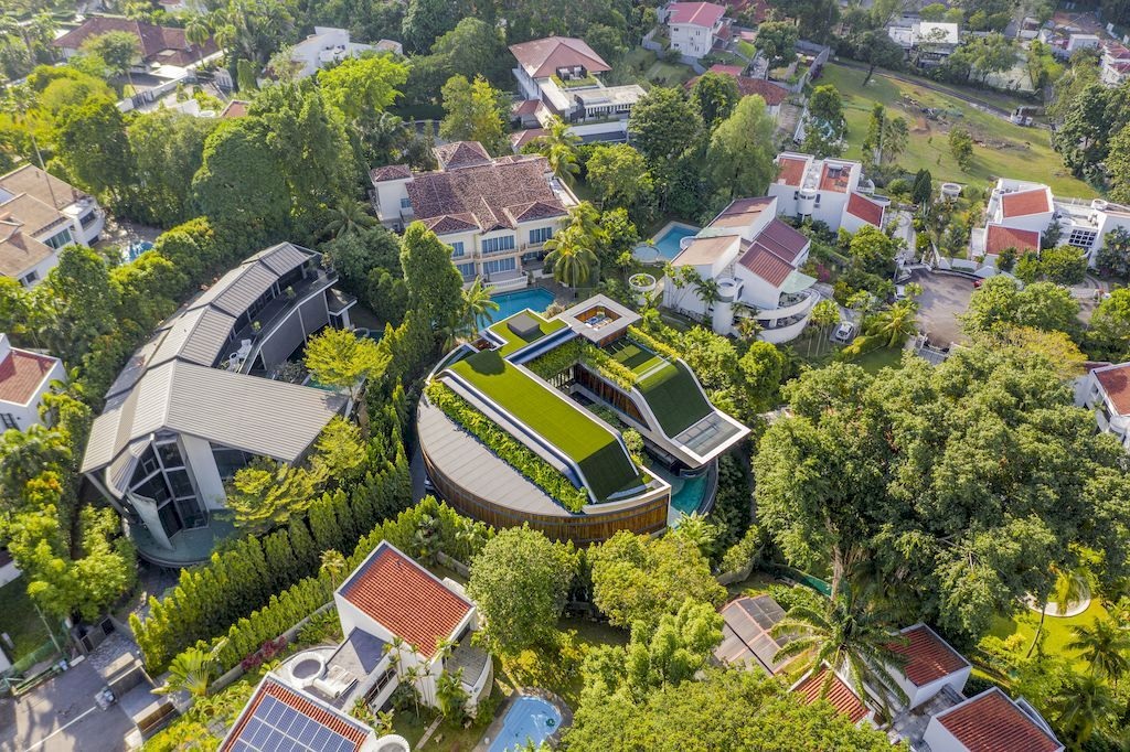 View - Ngôi nhà hình tròn lạ mắt giữa phố, ngập màu xanh như trong rừng cây | Báo Dân trí