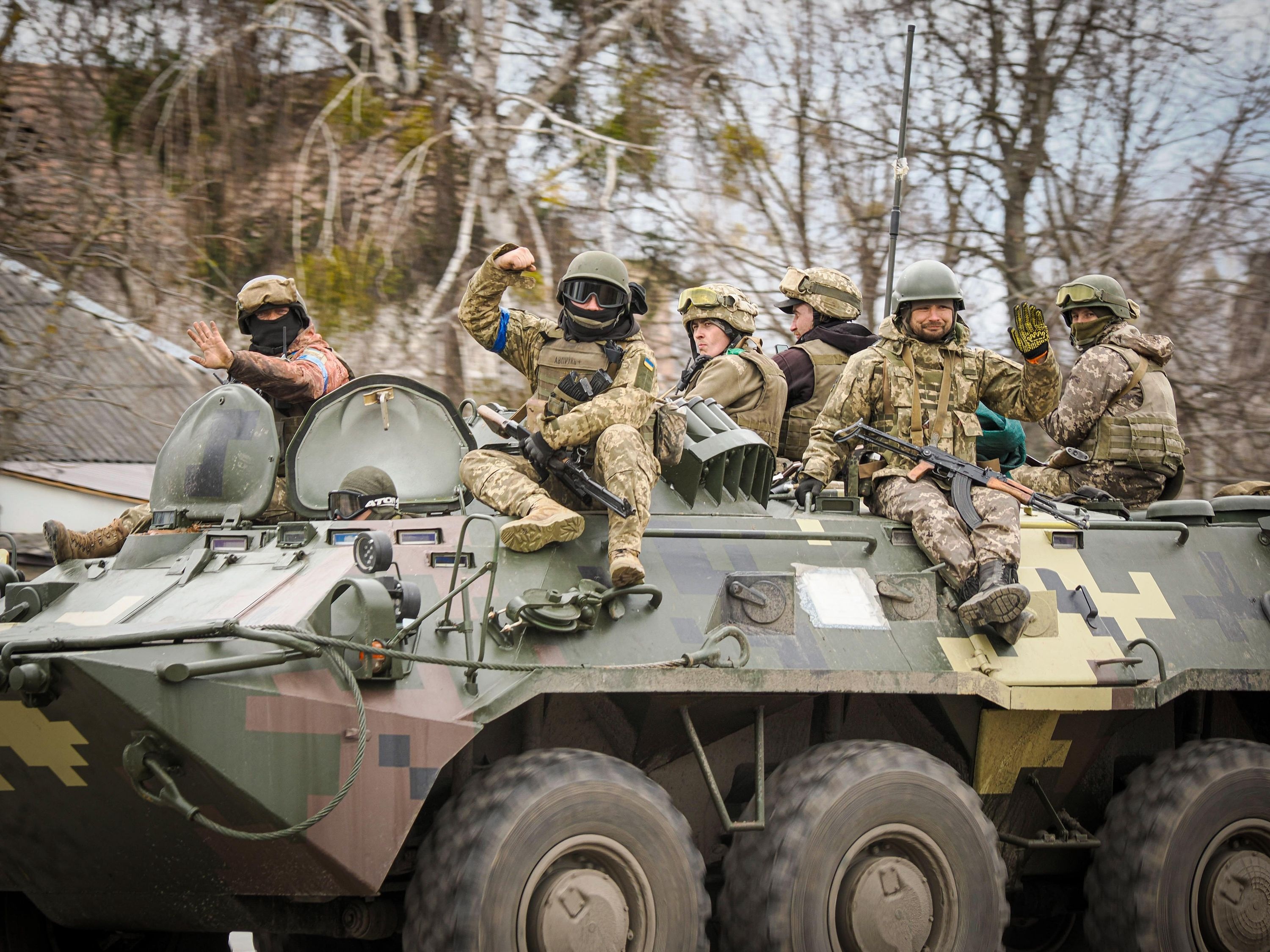 Quân đội Ukraine đã lột xác thế nào trong 8 năm qua? - 3