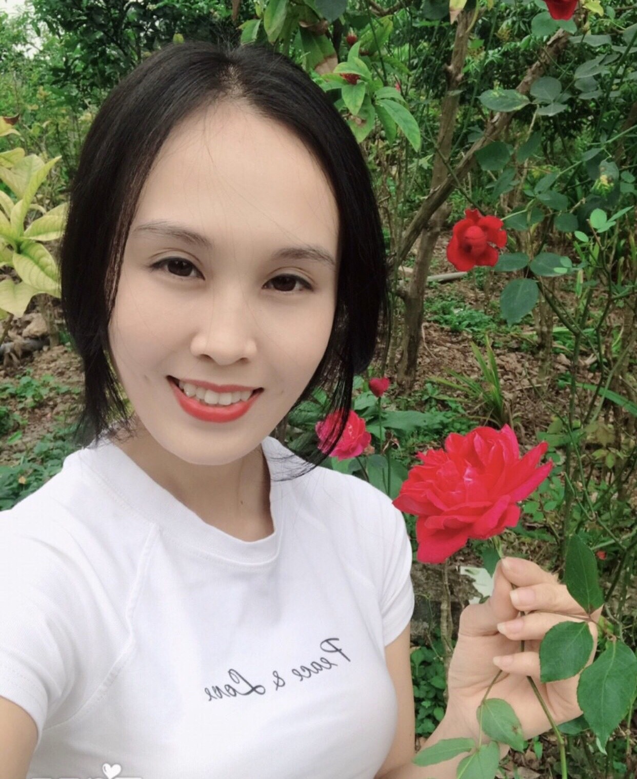 Cô gái cắt tóc nuôi 15 năm tặng bệnh nhân ung thư, dân mạng thả bão like - 5