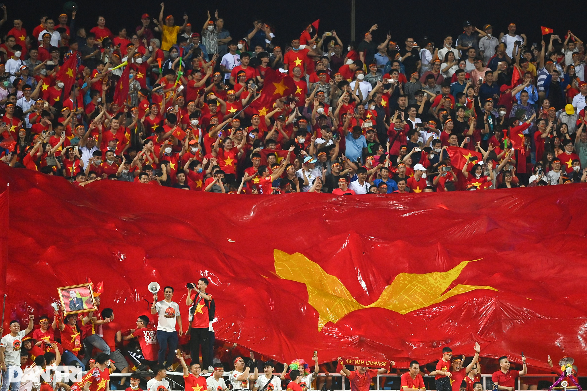 Thể thao U23 Việt Nam là niềm tự hào của toàn dân tộc, cùng những khoảnh khắc điên cuồng trên sân cỏ việt đầy sức sống. Hãy cùng đón xem và cổ vũ cho U23 Việt Nam với niềm tự hào và sự đoàn kết của chúng ta.