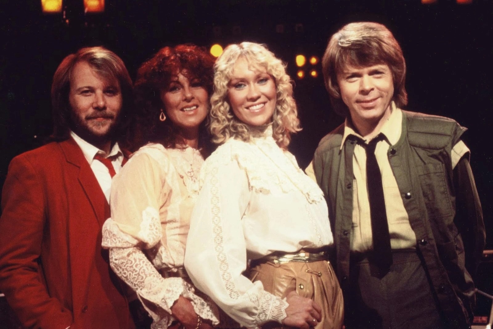 Người đàn ông khiến nữ hoàng ABBA suy sụp công khai tình mới ở tuổi 77 - 6