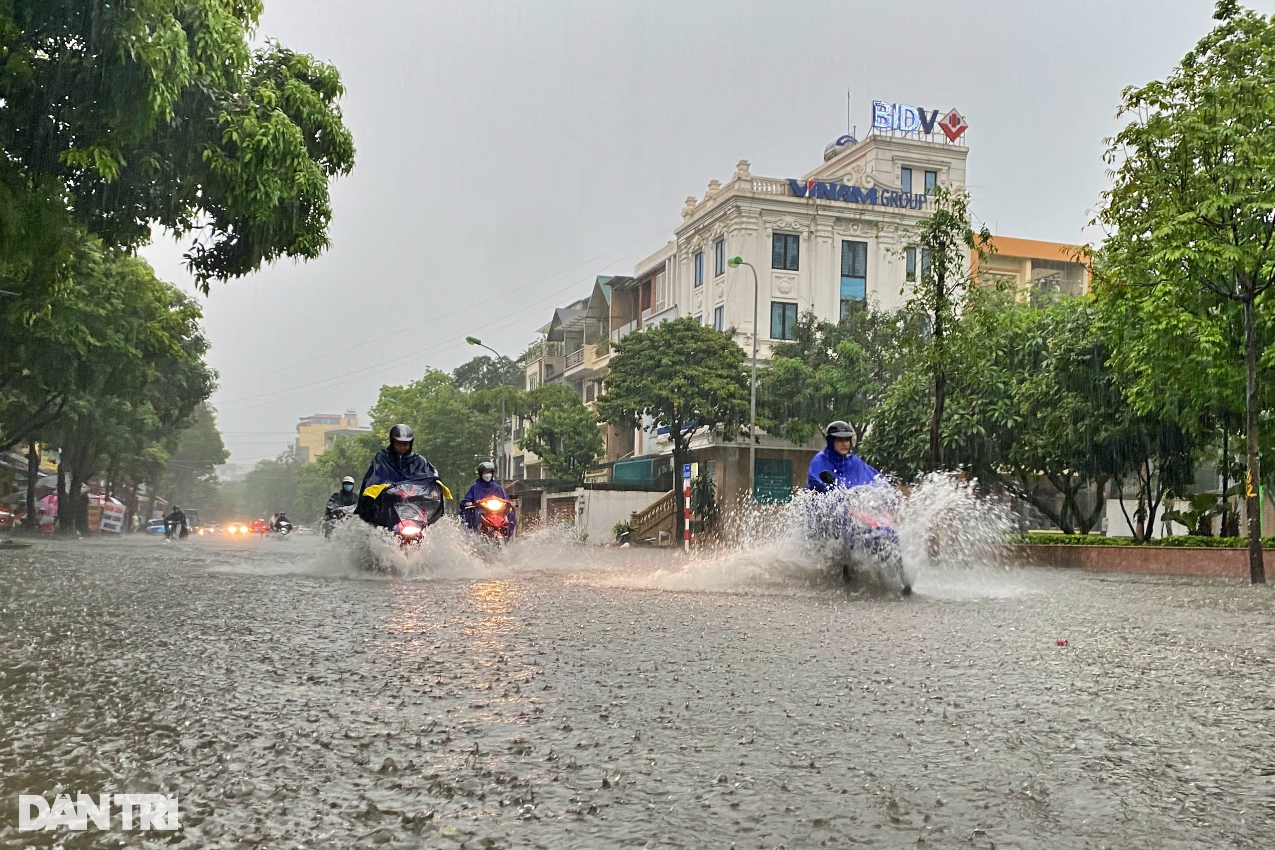 Hà Nội sẽ có 11 khu vực mênh mông nước nếu mưa cường độ lớn - 1 Hà Nội sẽ có 11 khu vực mênh mông nước nếu mưa cường độ lớn - 1