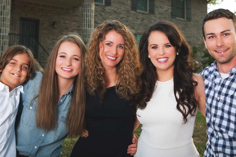 View - Xem clip trên mạng, bà mẹ cùng 4 con làm nhà đẹp không ngờ | Báo Dân trí