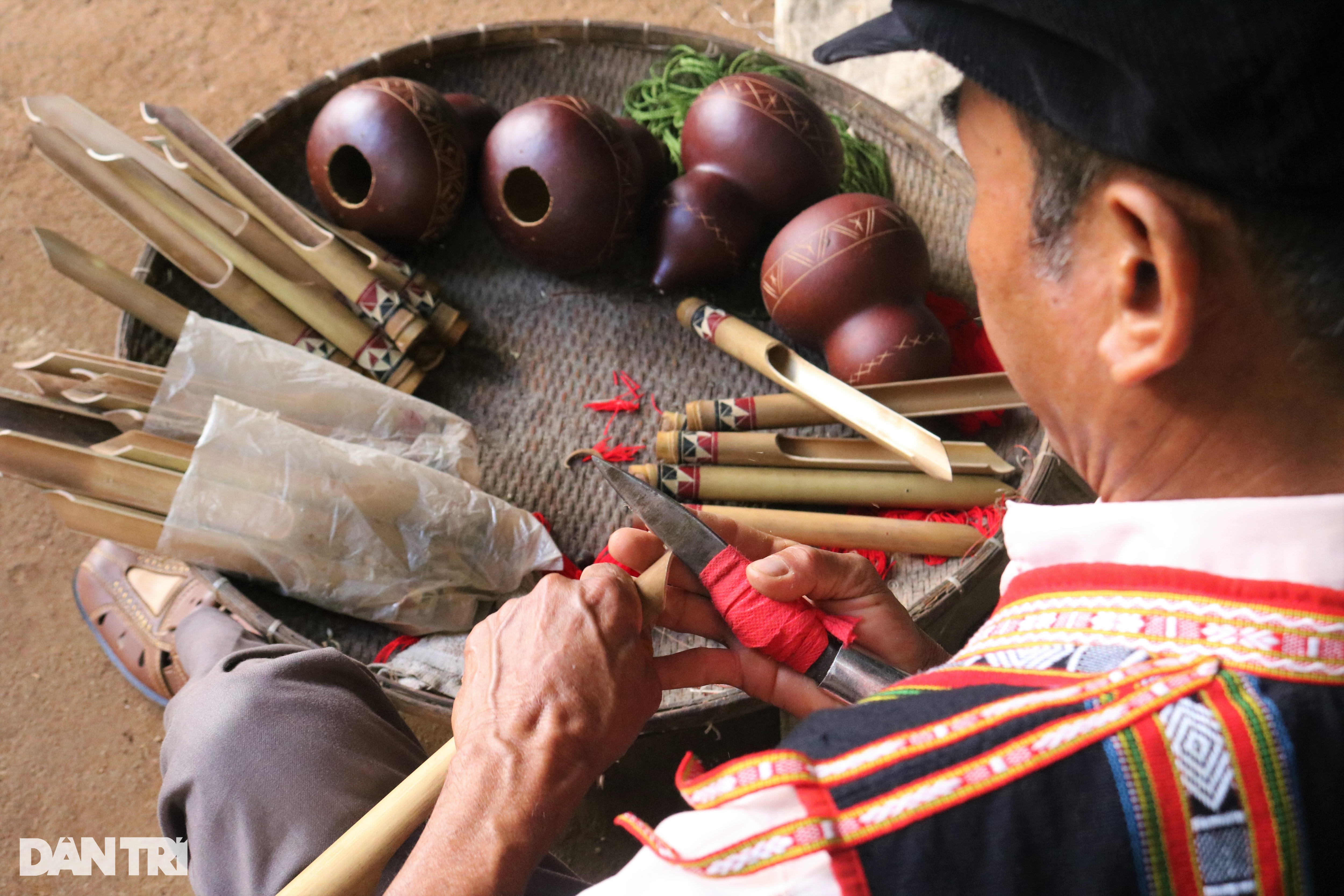 Nghệ nhân Jrai đưa nhạc cụ dân tộc làm bằng từ tre, nứa vang ra thế giới - 2