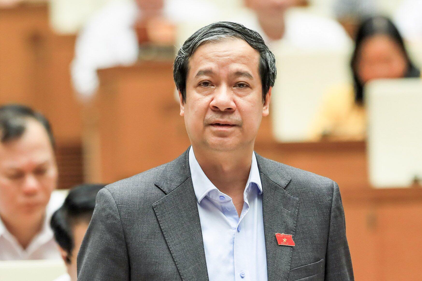 Bộ trưởng Nguyễn Kim Sơn nói lại việc tăng giá sách giáo khoa - 1