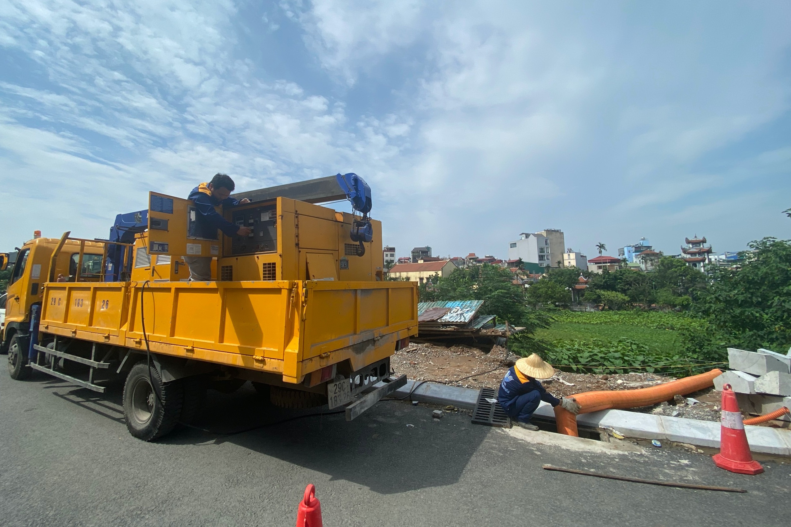 Hà Nội: Xử lý rốn ngập ở quận Tây Hồ - 2