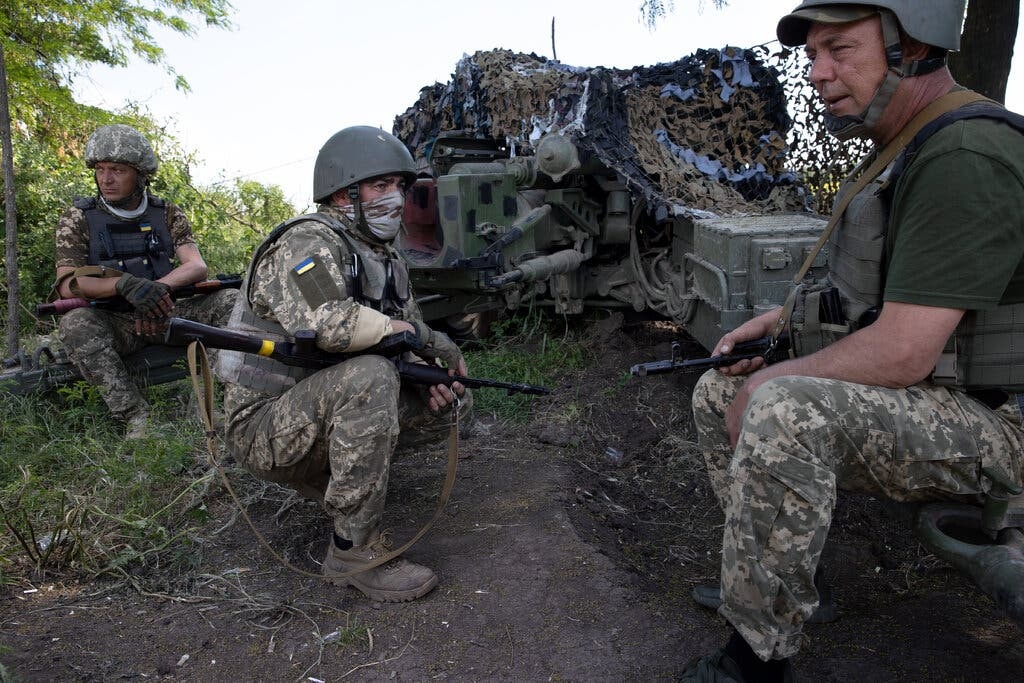 Ukraine gặp bài toán khó khi phương Tây ồ ạt viện trợ vũ khí - 1