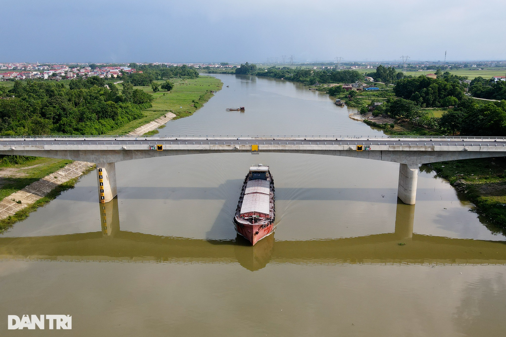 Cây cầu trăm tỷ xây xong bị bỏ hoang 2 năm trên đường vành đai 4 ở Hà Nội - 3