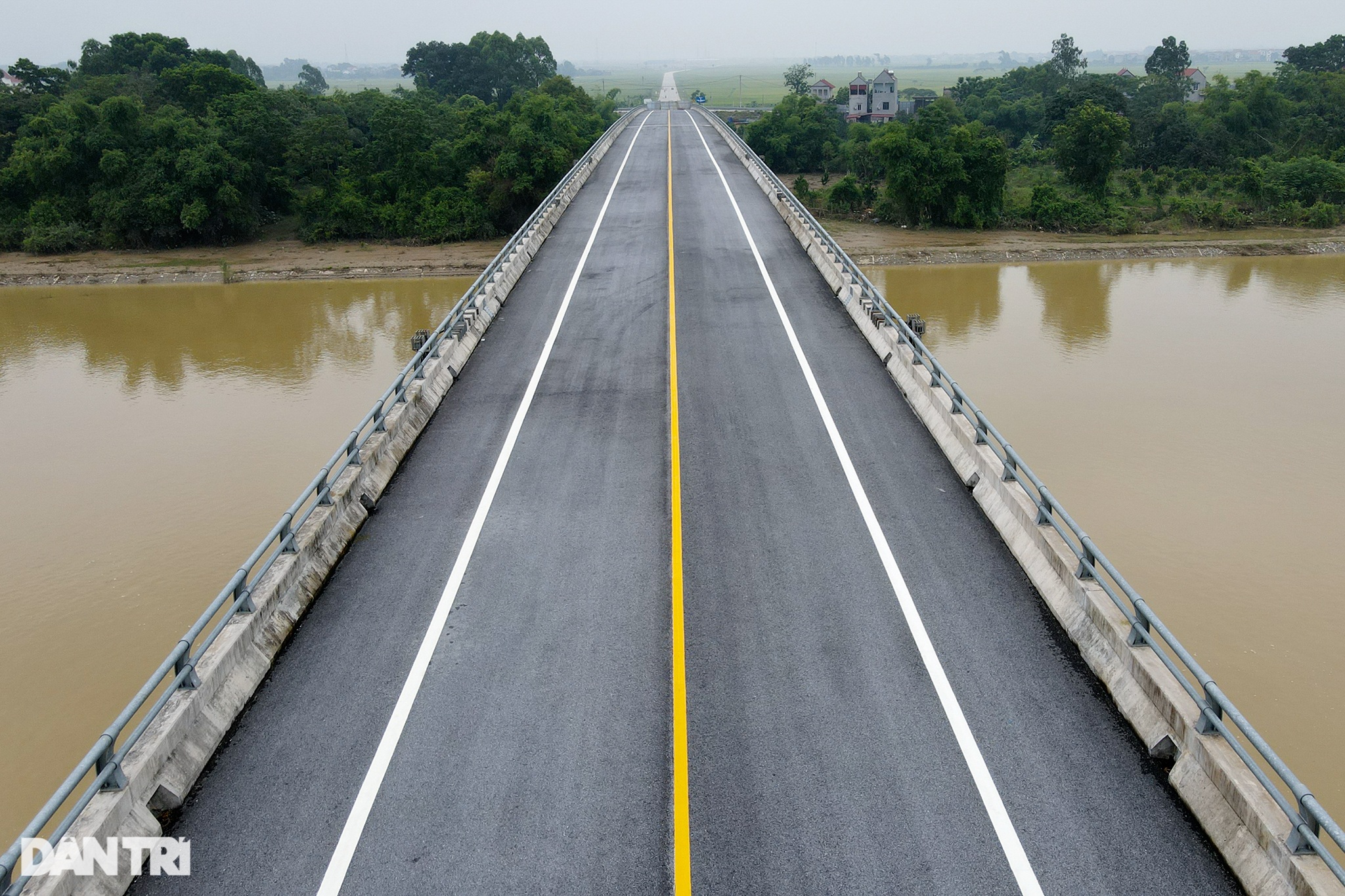 Cây cầu trăm tỷ xây xong bị bỏ hoang 2 năm trên đường vành đai 4 ở Hà Nội - 4