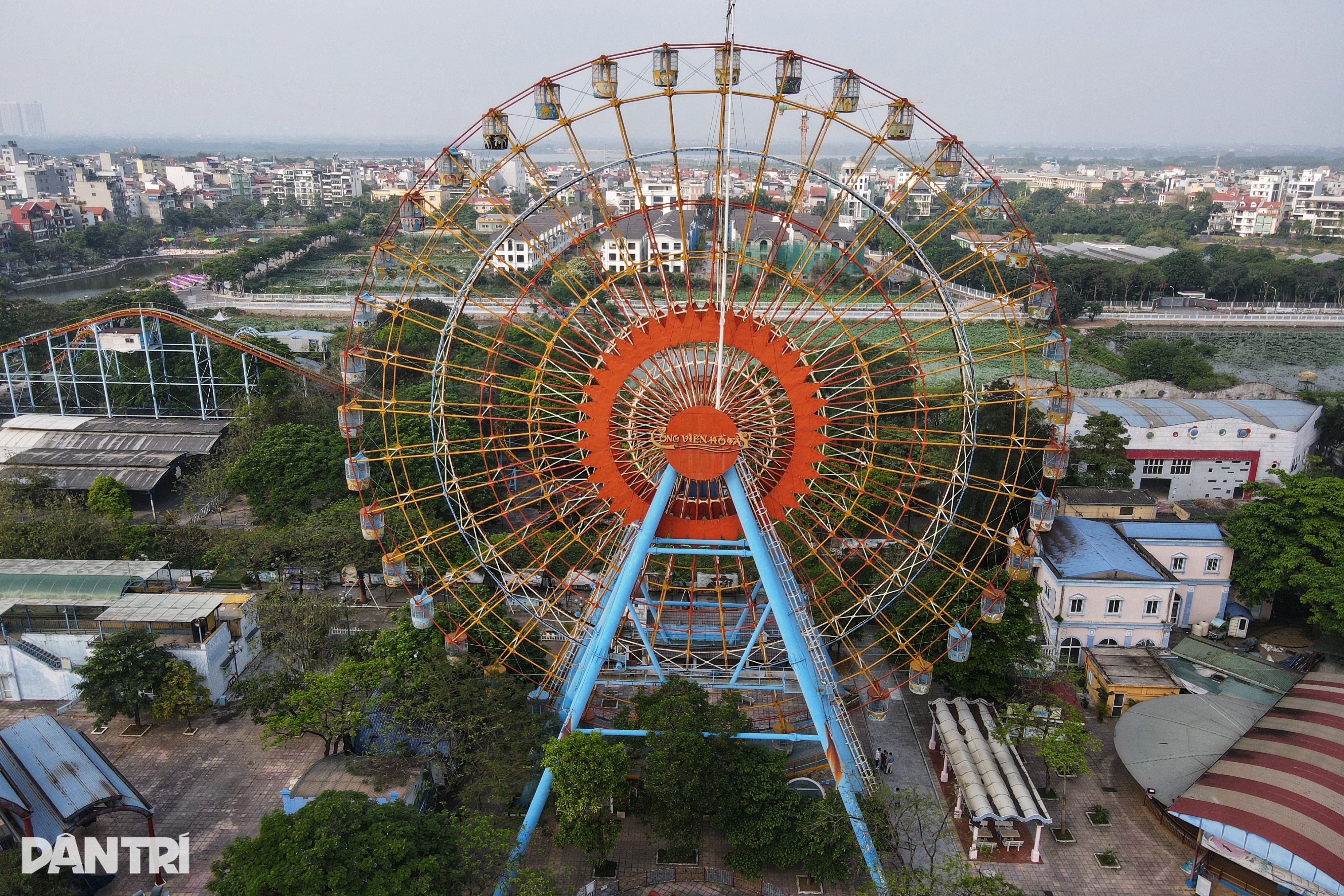 Hà Nội: Vòng đu quay khổng lồ ở công viên nước Hồ Tây thoi thóp chờ chết - 5