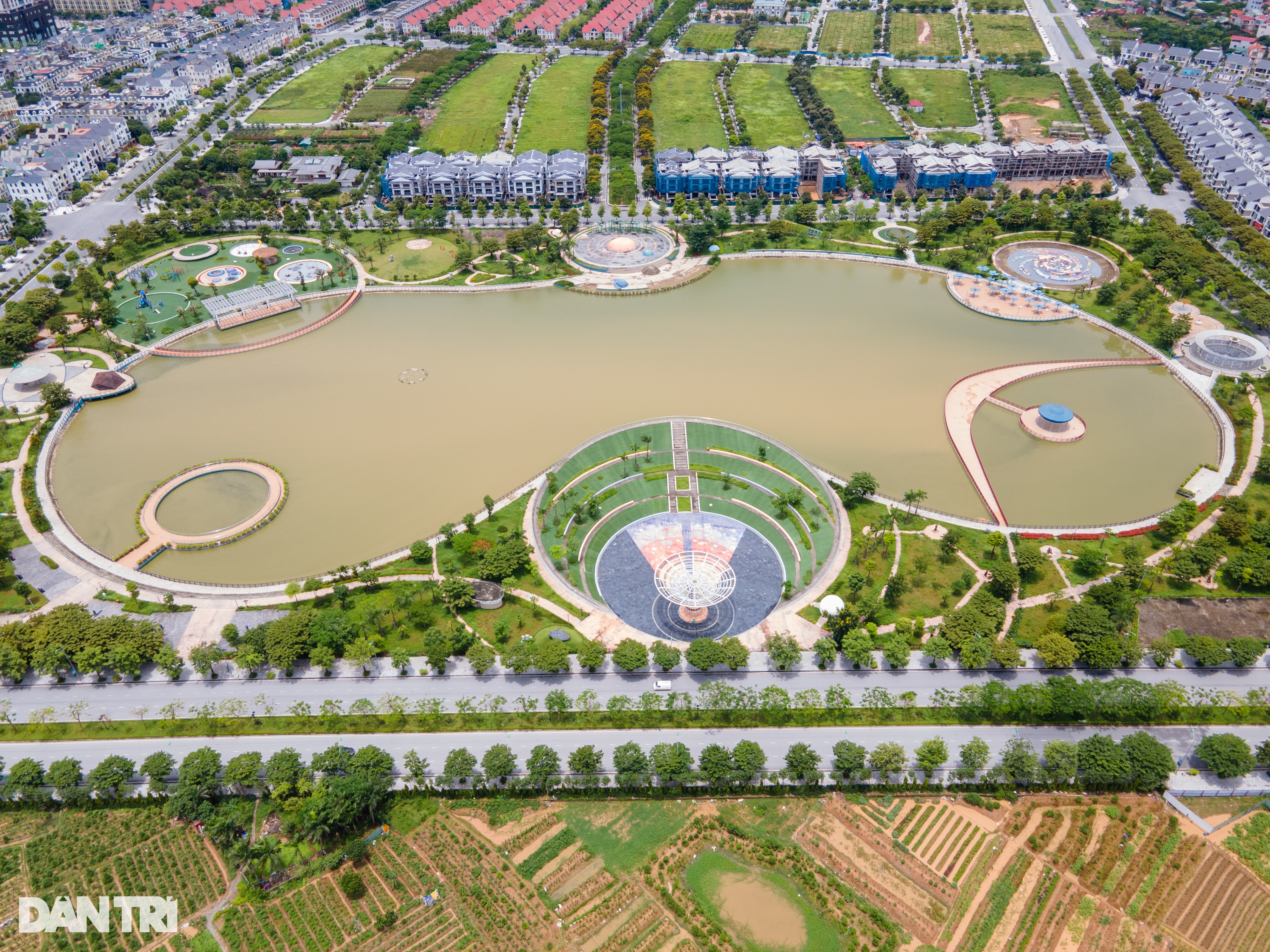 Hà Nội: Người dân thiếu chỗ chơi, công viên trăm tỷ lại bỏ hoang phế - 2