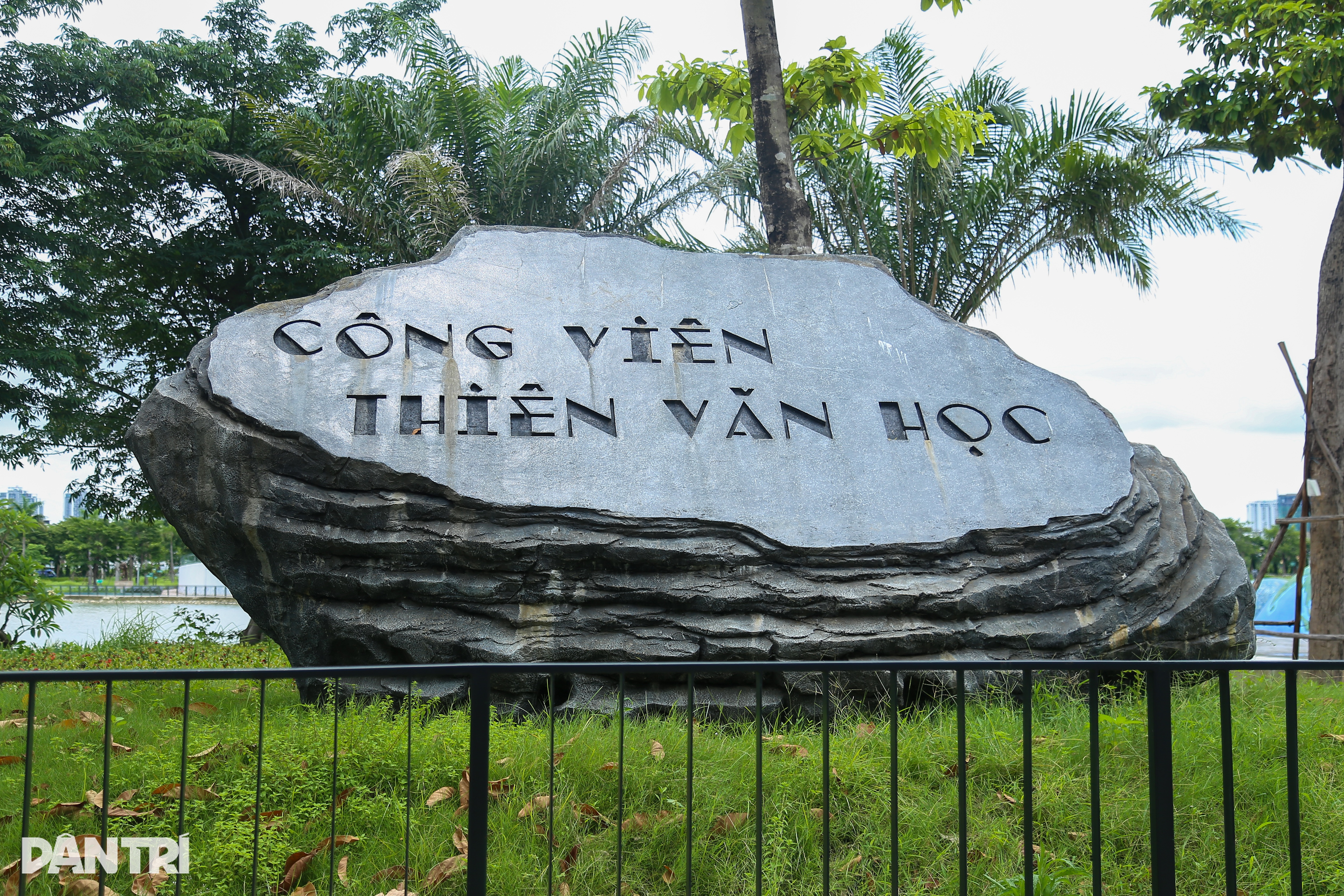 Hà Nội: Người dân thiếu chỗ chơi, công viên trăm tỷ lại bỏ hoang phế - 1