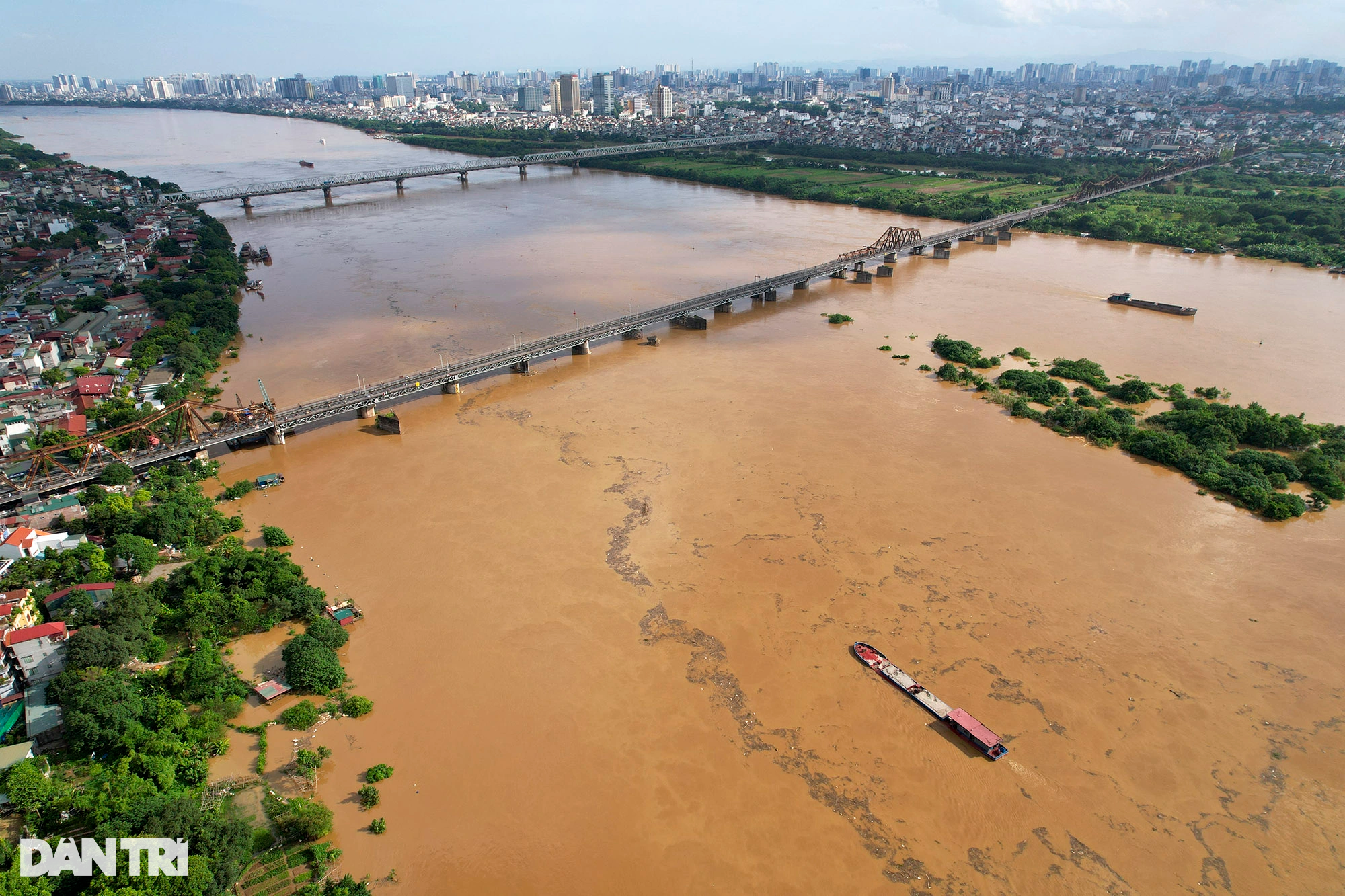 Hình ảnh nước sông Hồng dâng cao gây ngập lụt nhiều nơi ở Hà Nội - 14