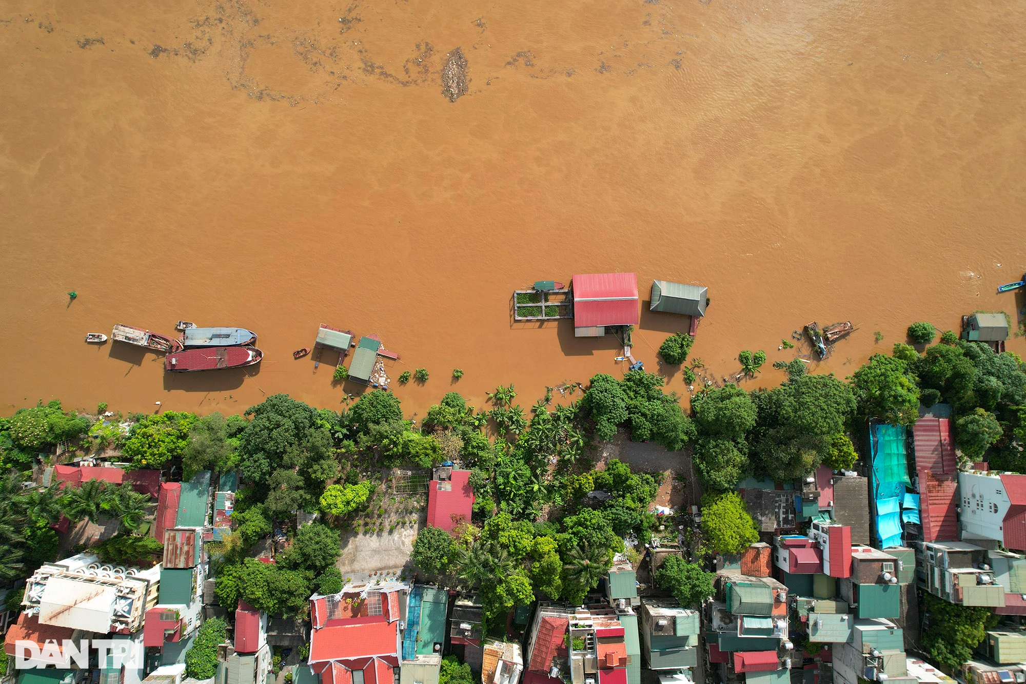 Hình ảnh nước sông Hồng dâng cao gây ngập lụt nhiều nơi ở Hà Nội - 2