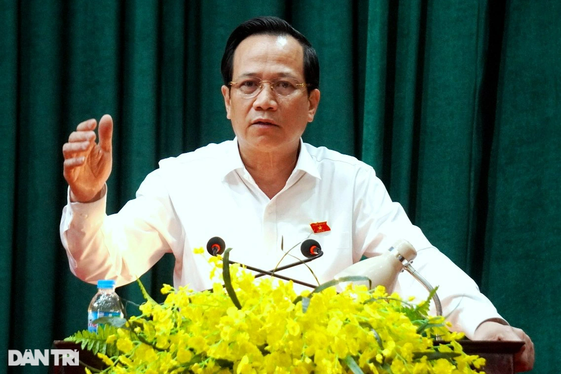 Bộ trưởng Đào Ngọc Dung báo cáo cử tri chuyện tăng lương, vấn đề ngành y - 4