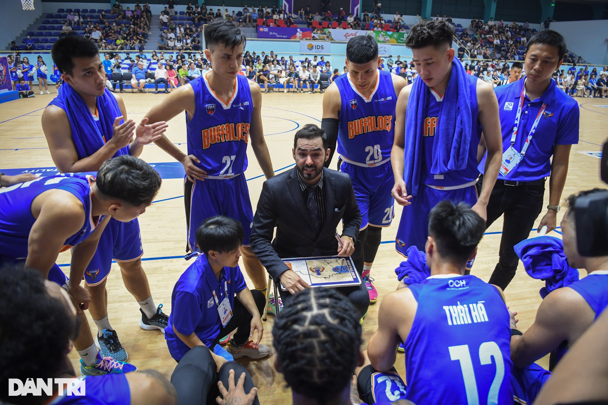 Ngôi sao tuyển bóng rổ Việt Nam thi đấu nhạt nhòa ngày khai mạc VBA 2022 - 17