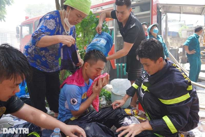 Vụ giải cứu 5 người trong đám cháy: Một nạn nhân tử vong - 2